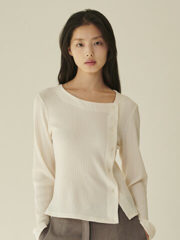 언발란스 버튼 탑 - 아이보리/ Unbalanced Button Top - Ivory
