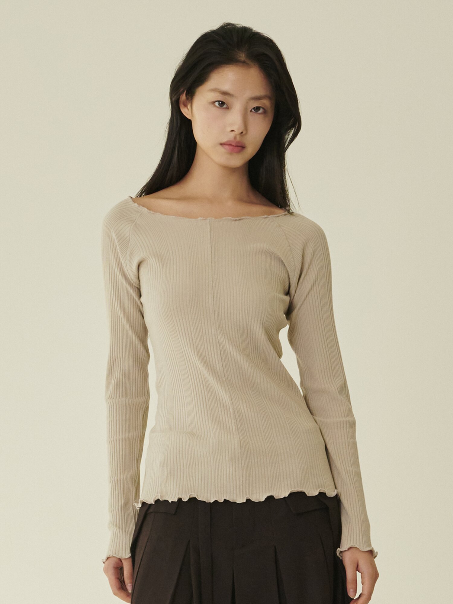 스티치 슬림핏 티셔츠 - 베이지/ Stitch Slim Fit T‑Shirt - Beige