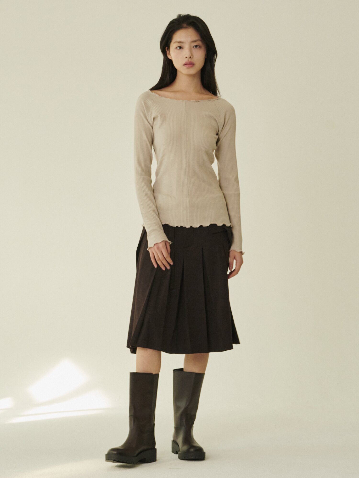 스티치 슬림핏 티셔츠 - 베이지/ Stitch Slim Fit T‑Shirt - Beige