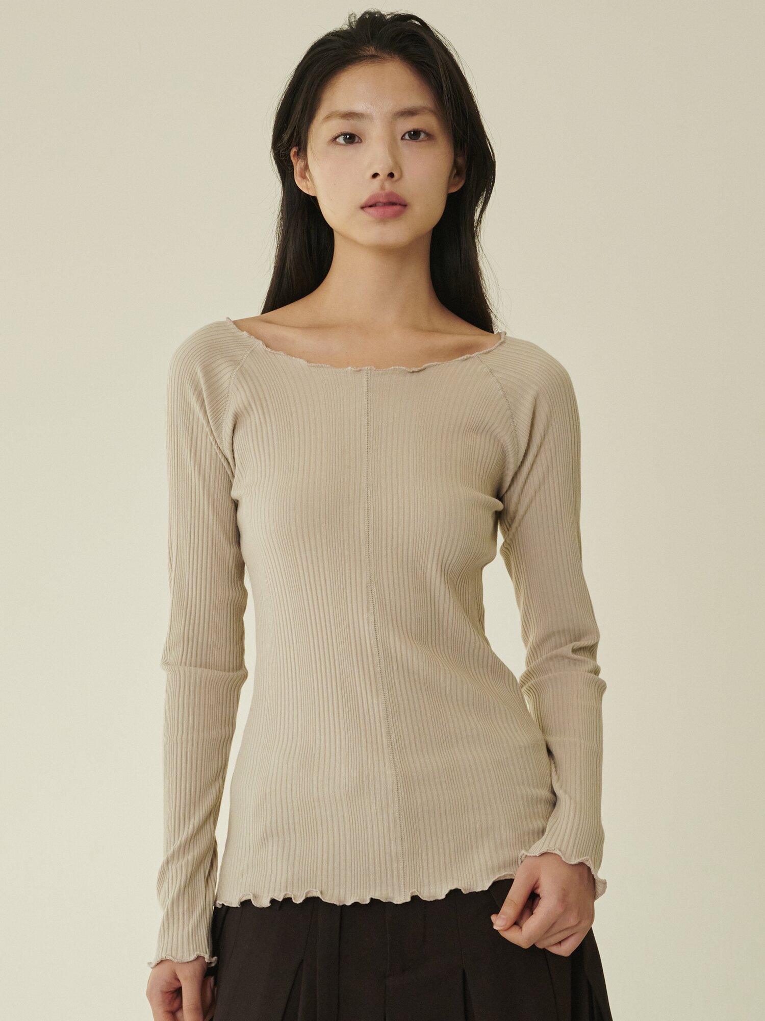 스티치 슬림핏 티셔츠 - 베이지/ Stitch Slim Fit T‑Shirt - Beige