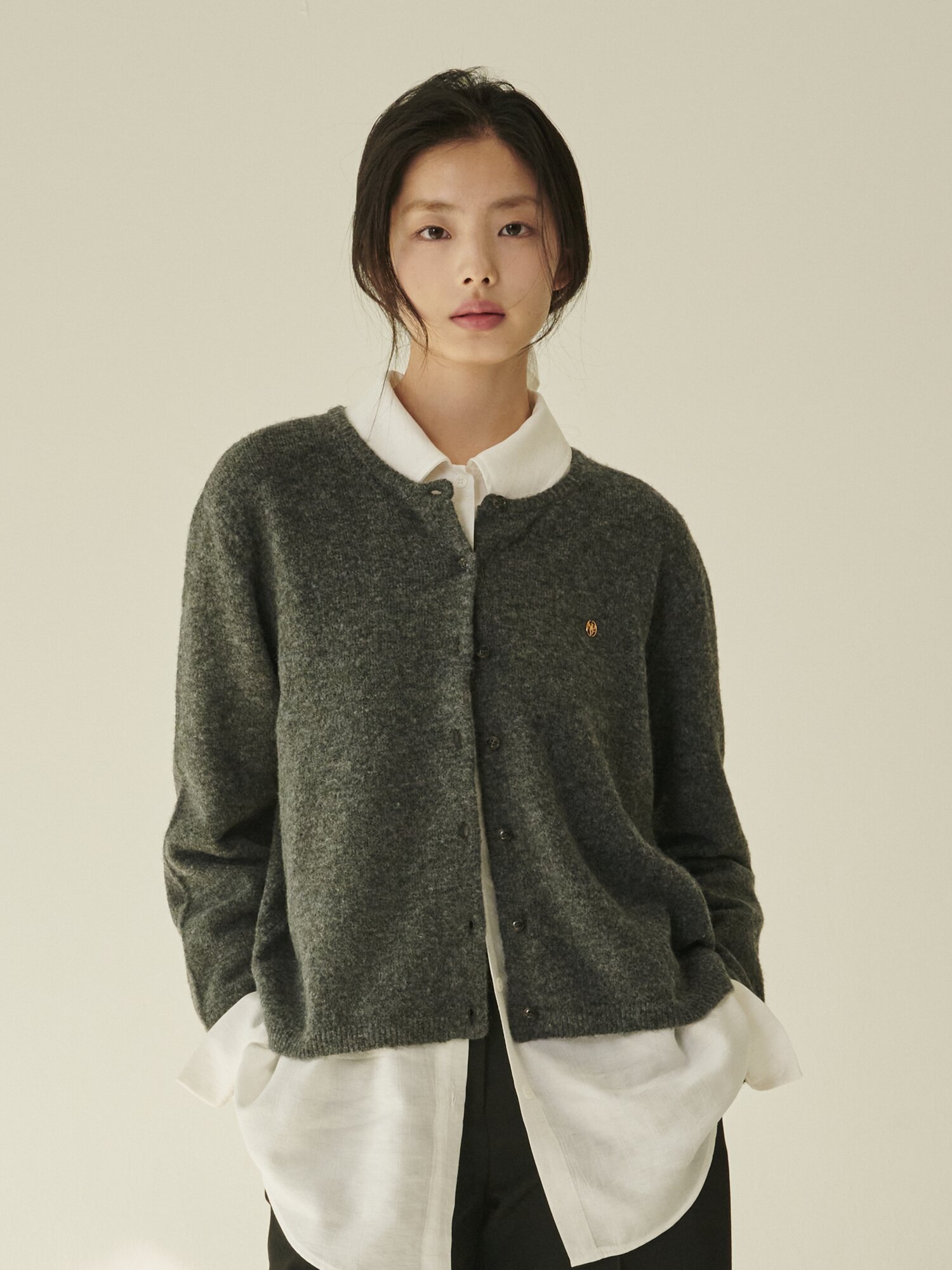 울 라운드 소프트 가디건 - 차콜/ Wool Round Soft Cardigan - Chacoal