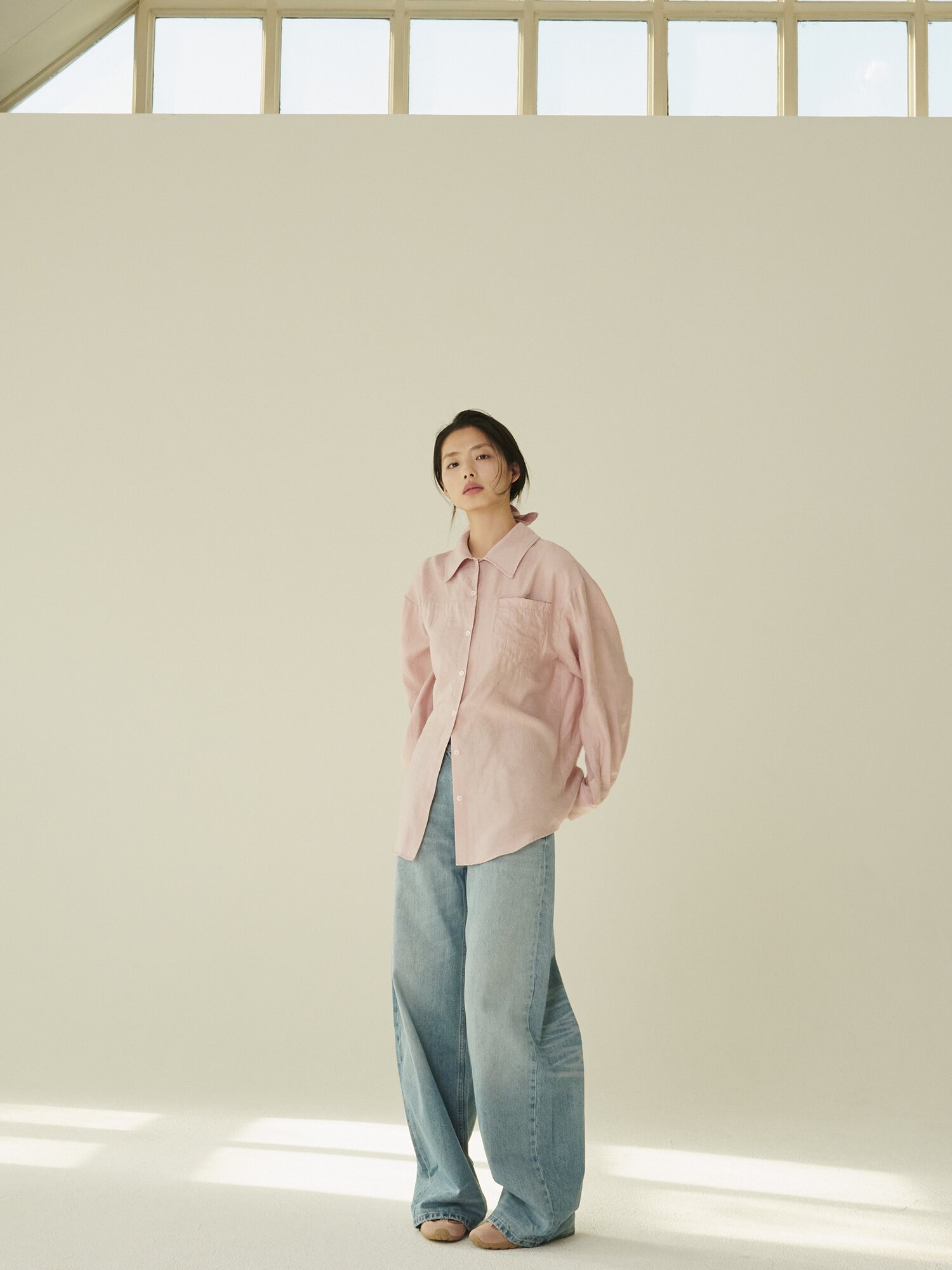 루즈핏 린넨 셔츠 + 스크런치 SET - 핑크/ Loose Fit Linen Shirt + Scrunchie Set - Pink