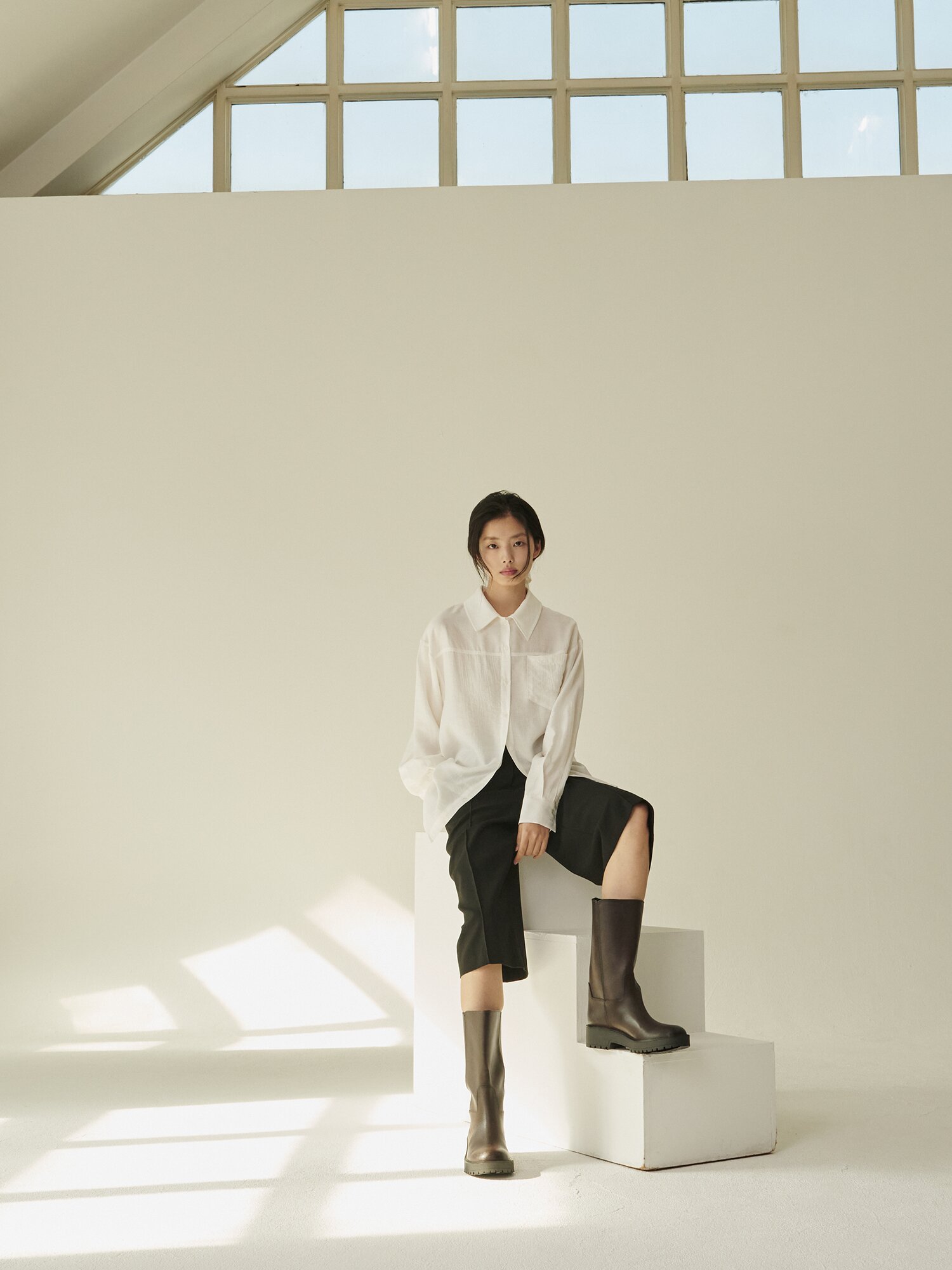 루즈핏 린넨 셔츠 + 스크런치 SET - 아이보리/ Loose Fit Linen Shirt + Scrunchie Set - Ivory