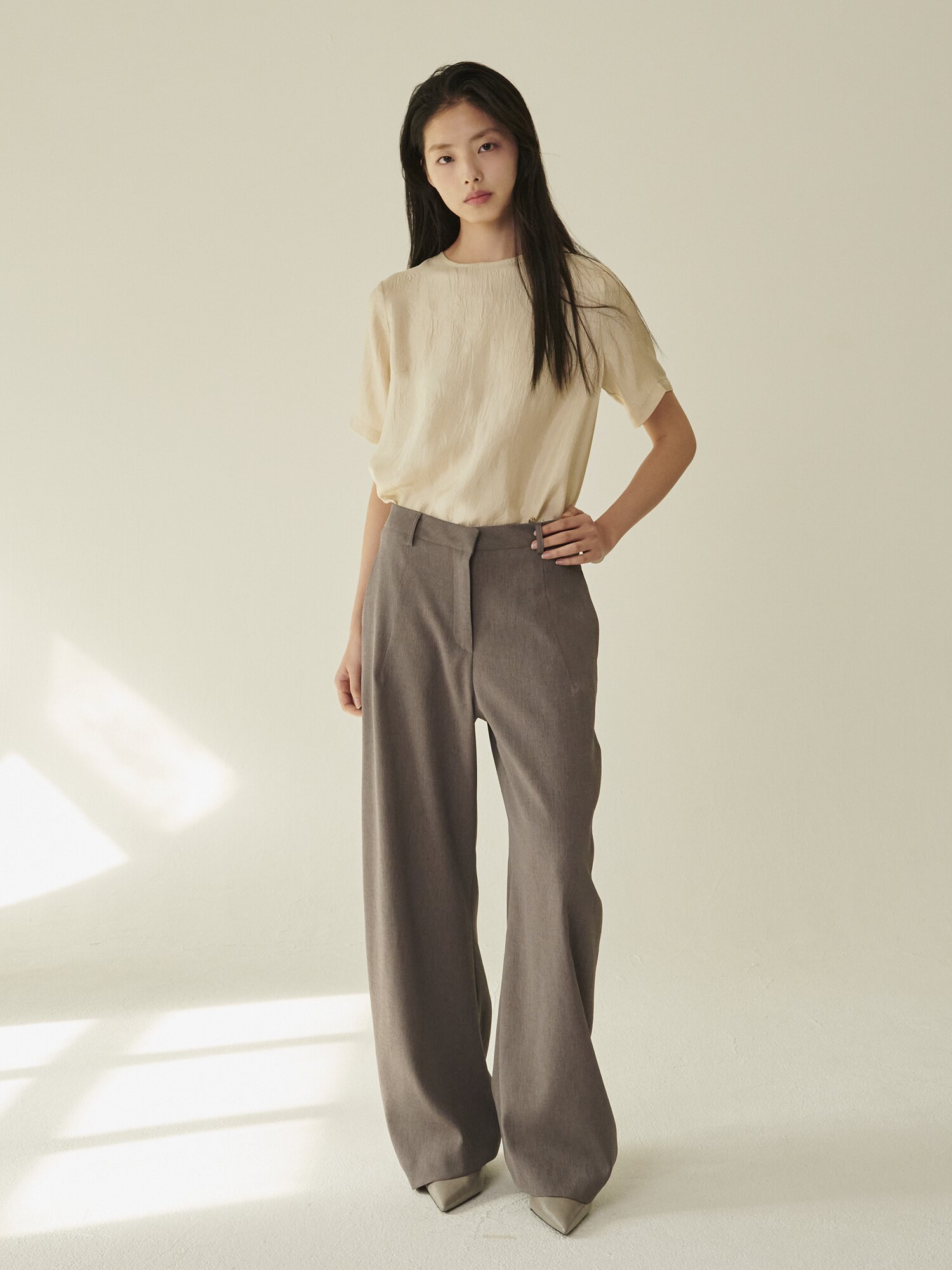 라운드넥 시어 블라우스 - 크림/ Round‑Neck Sheer Blouse - Cream