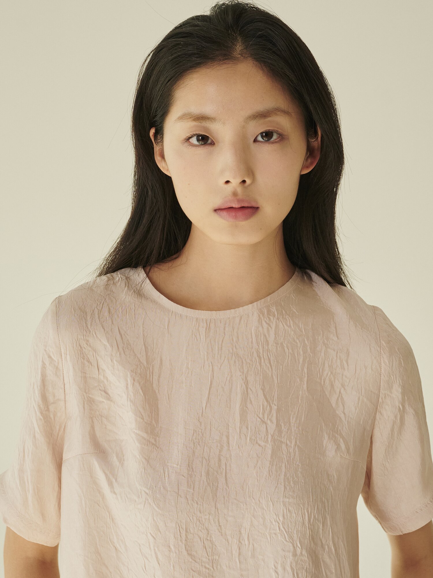 라운드넥 시어 블라우스 - 핑크/ Round‑Neck Sheer Blouse - Pink