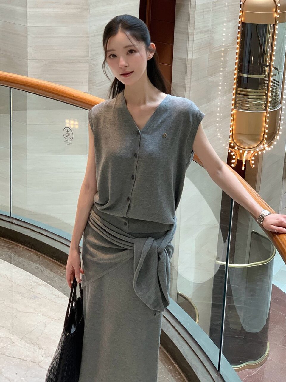 [세트] 린넨 슬리브리스 가디건 + 스커트 + 숄 -  멜란지 그레이/ [Set] Linen Sleeveless Cardigan + Skirt + Shawl - M.Gray