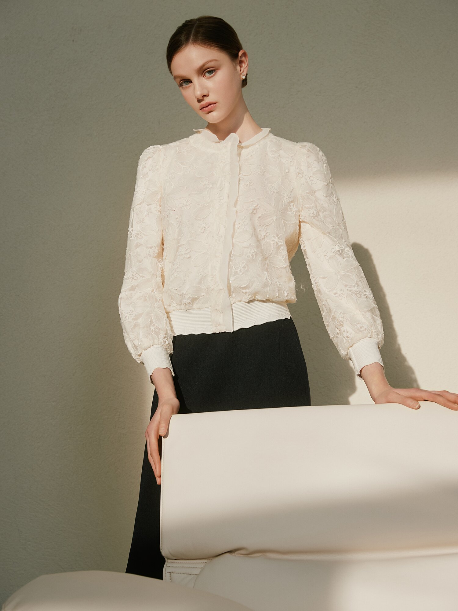 플라워 레이스 프릴넥 재킷 (CREAM)