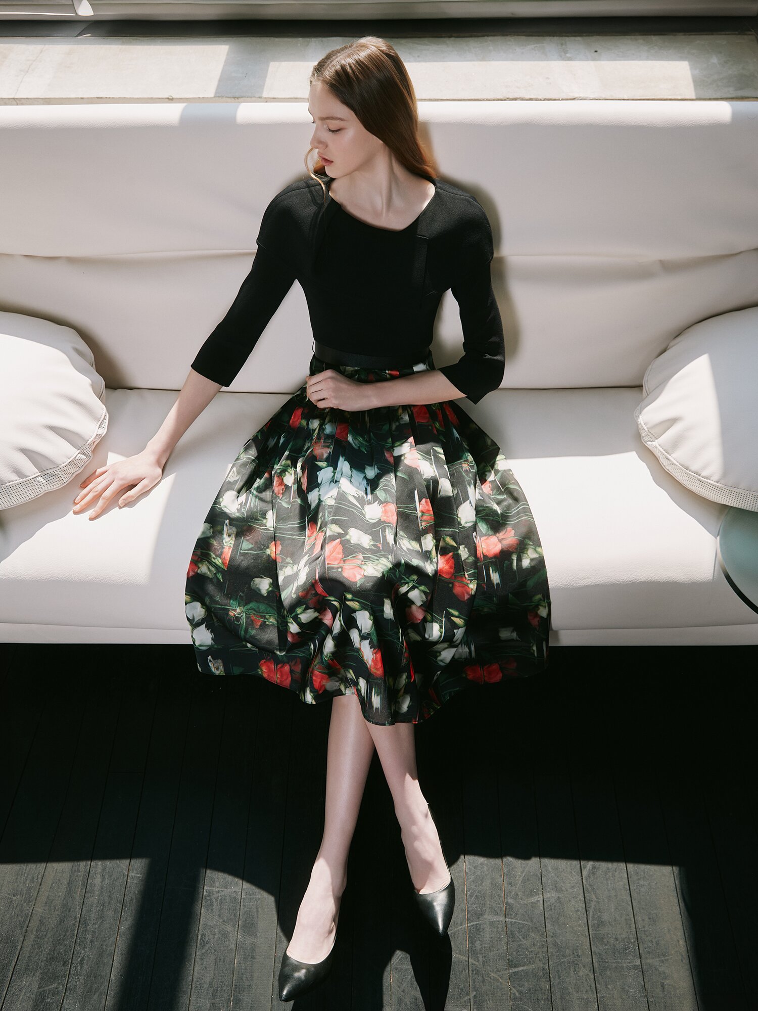 배색 케이프 칼라 니트 원피스 (PRINT BLACK)