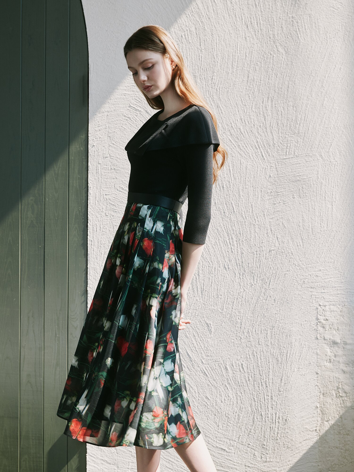 배색 케이프 칼라 니트 원피스 (PRINT BLACK)