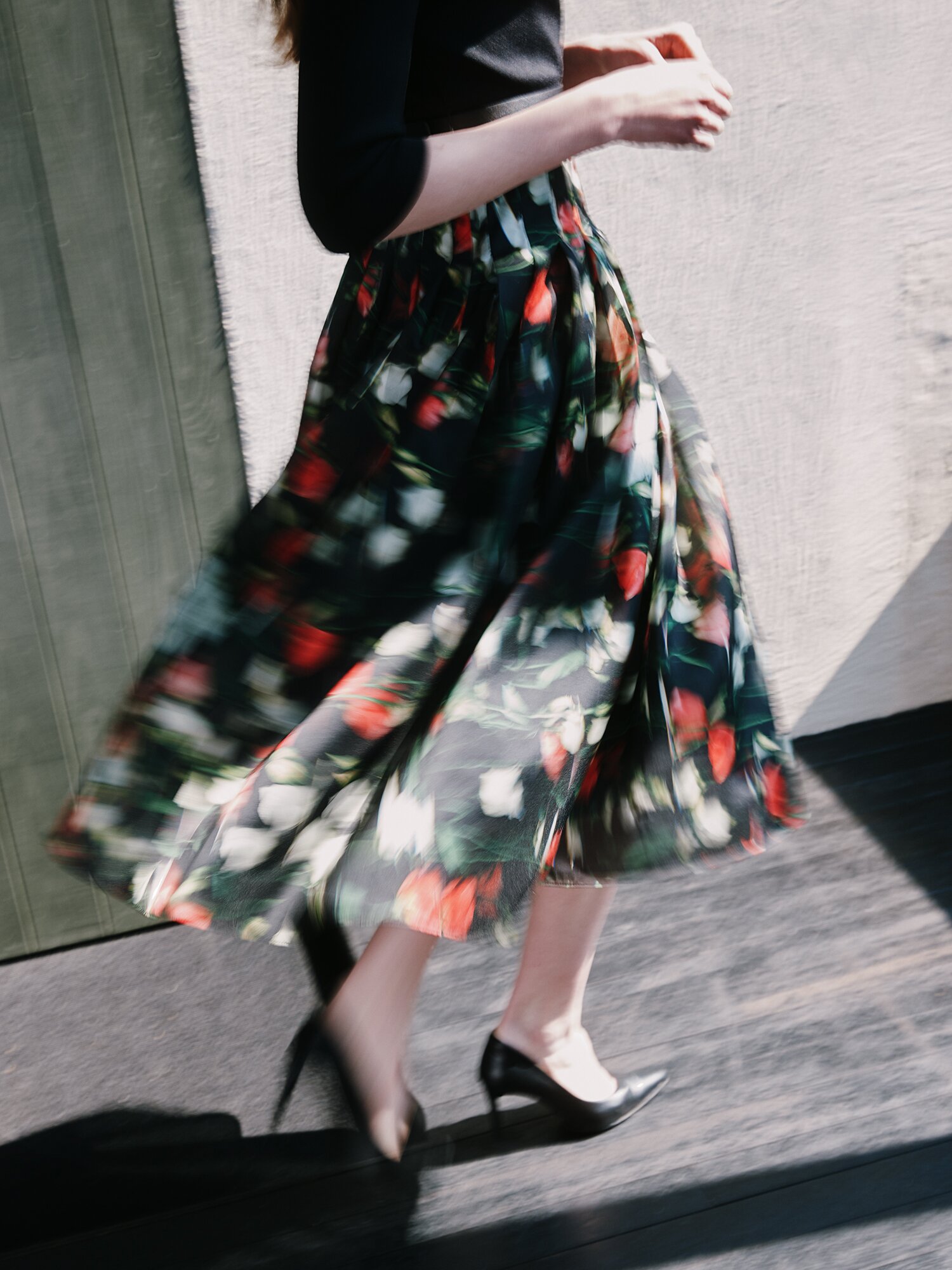 배색 케이프 칼라 니트 원피스 (PRINT BLACK)