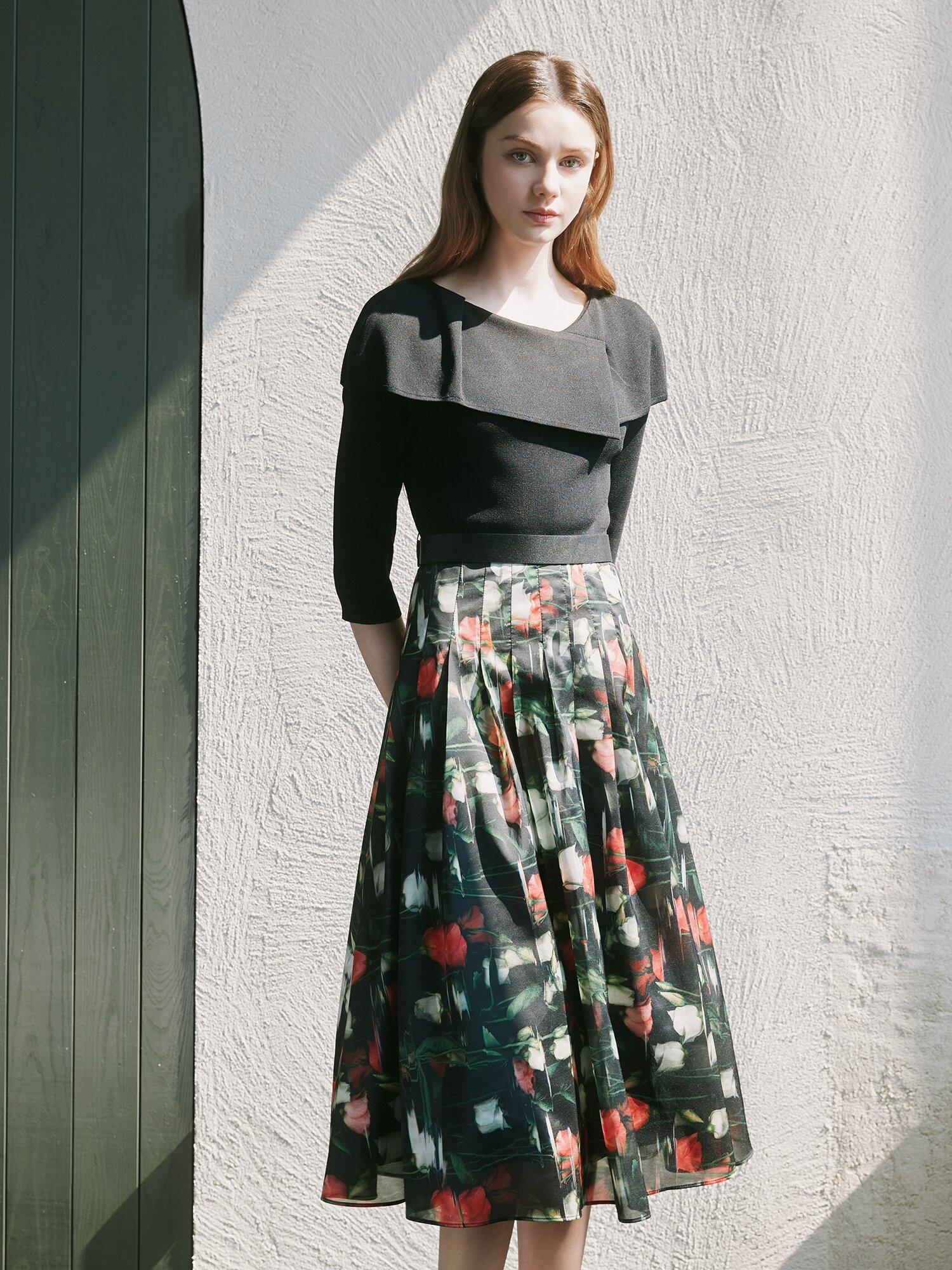 배색 케이프 칼라 니트 원피스 (PRINT BLACK)