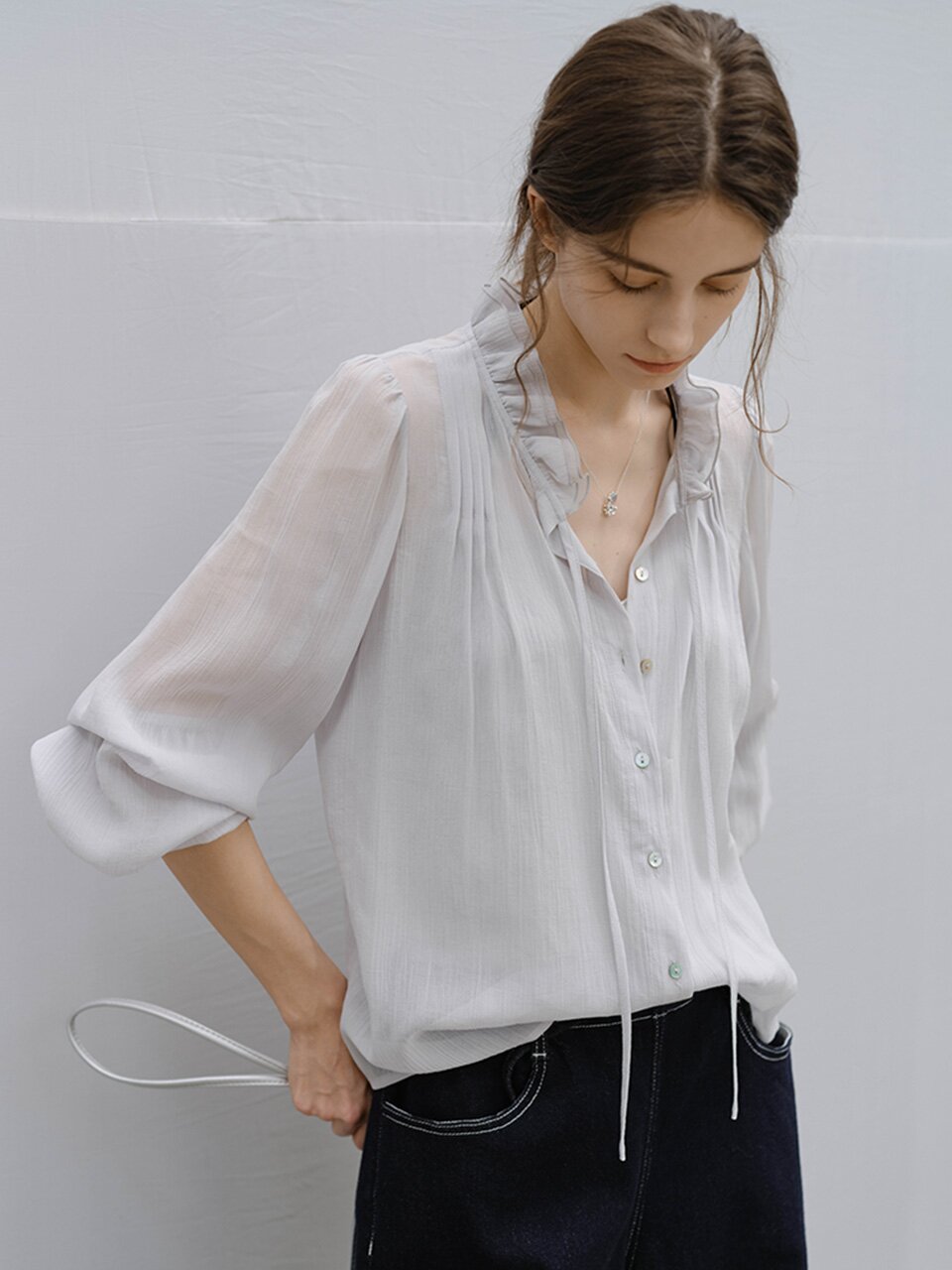 TG_Soft sheer button blouse