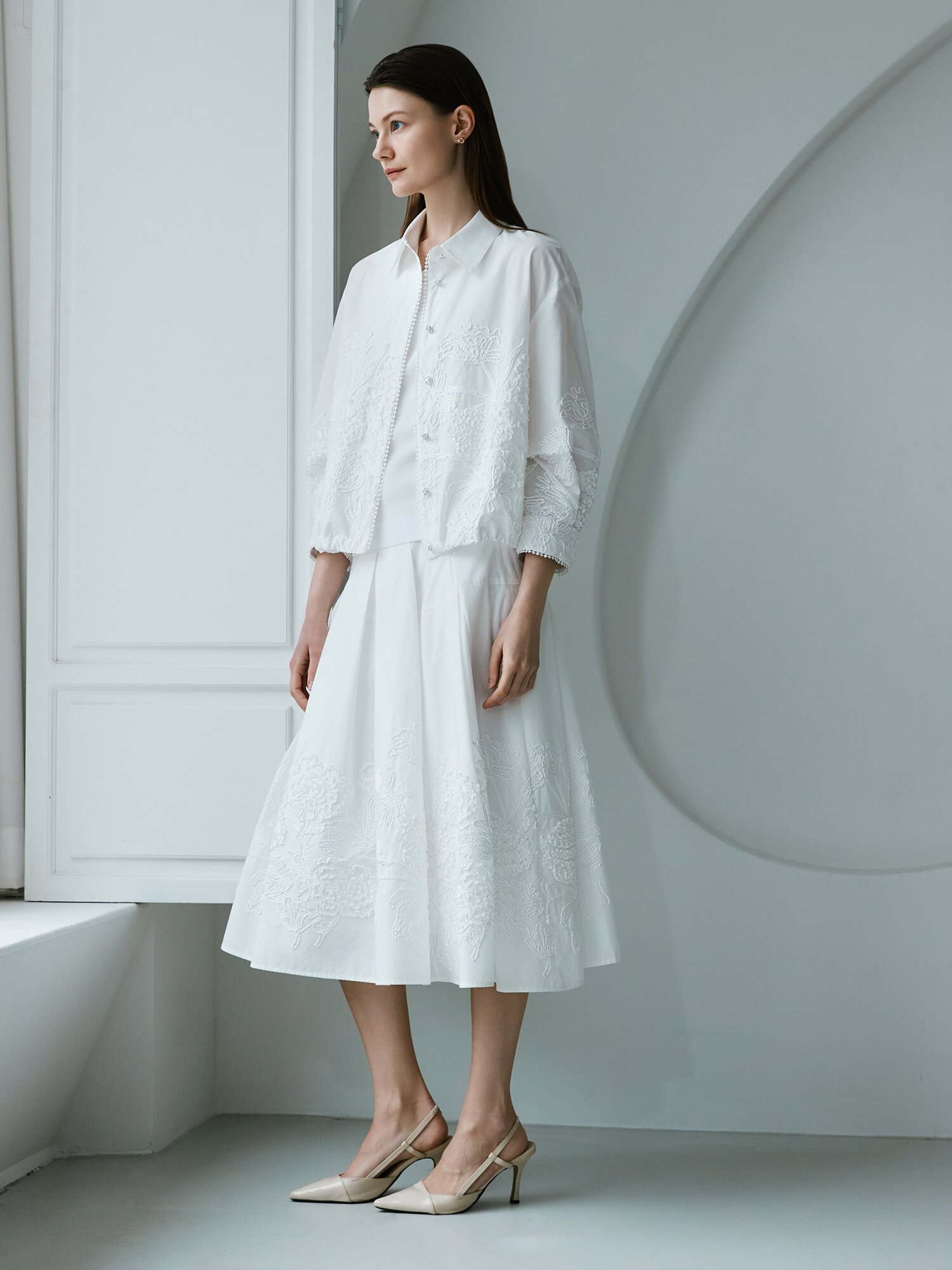 코튼 플라워 텍스쳐 플레어 스커트 (WHITE)