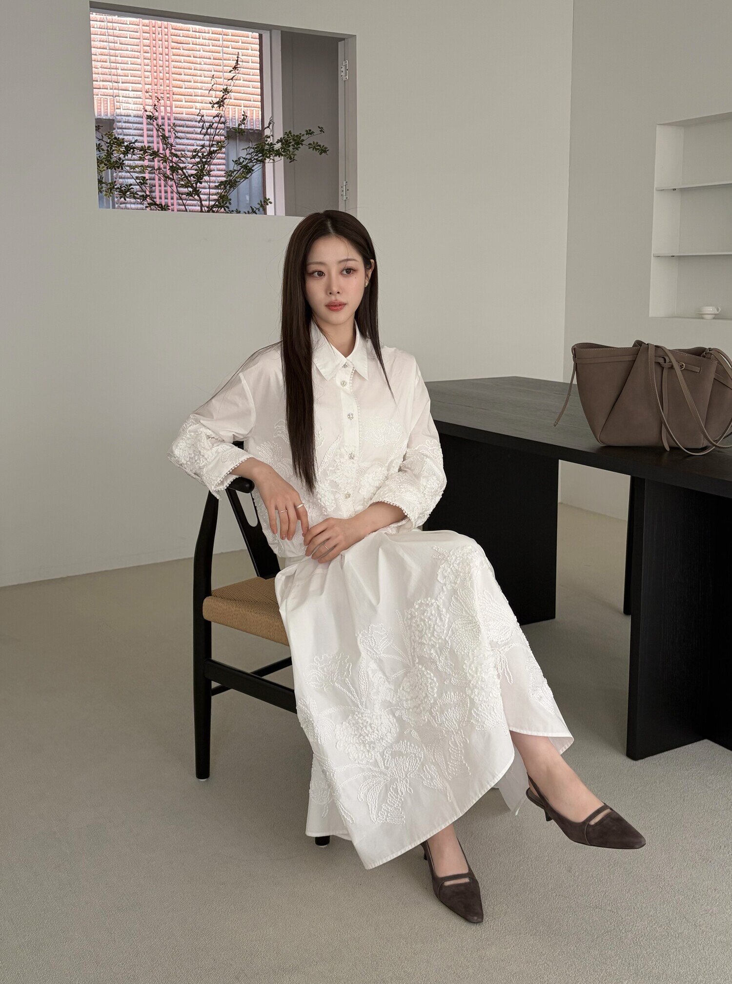 코튼 플라워 텍스쳐 플레어 스커트 (WHITE)