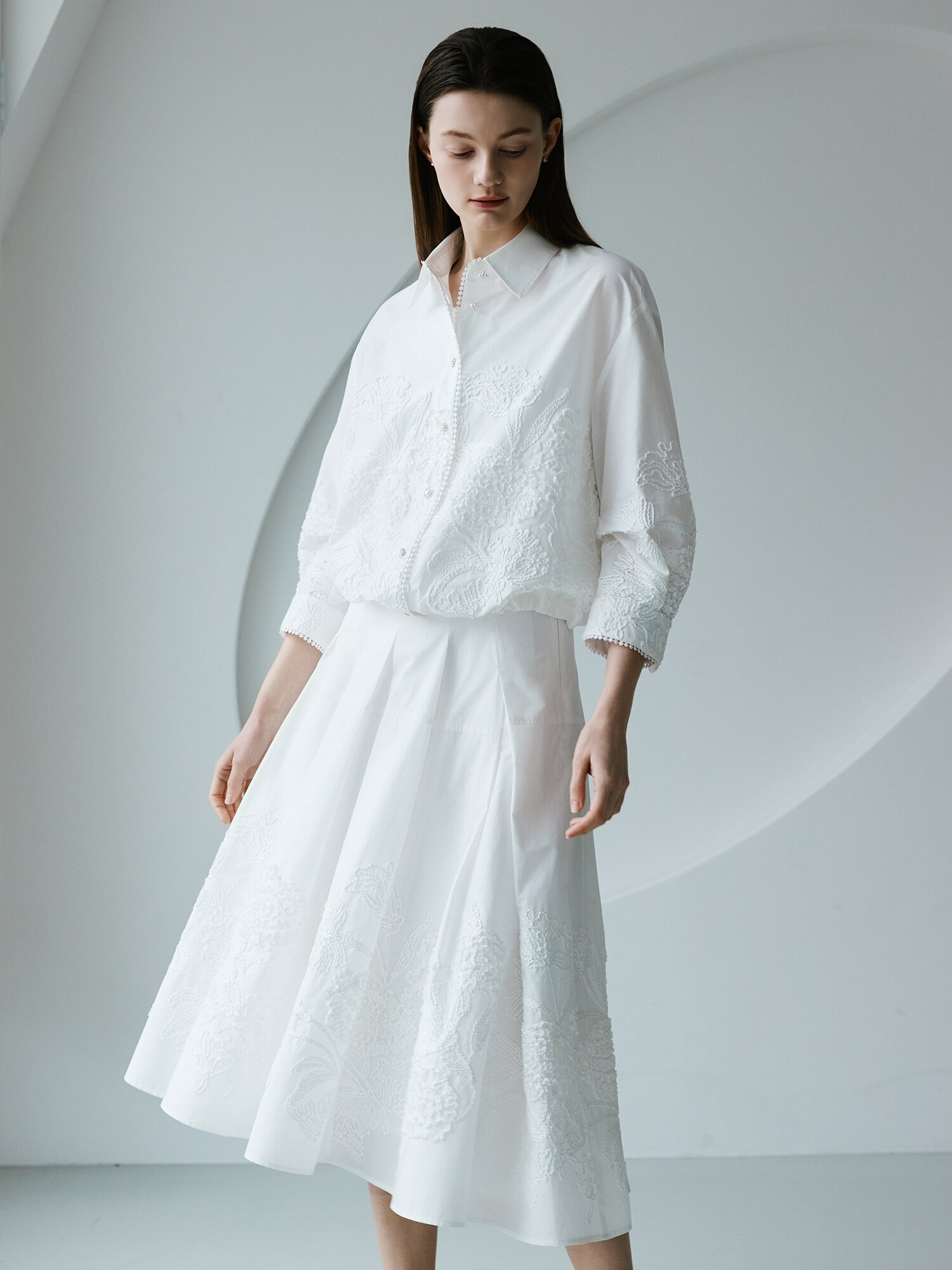 코튼 플라워 텍스쳐 플레어 스커트 (WHITE)