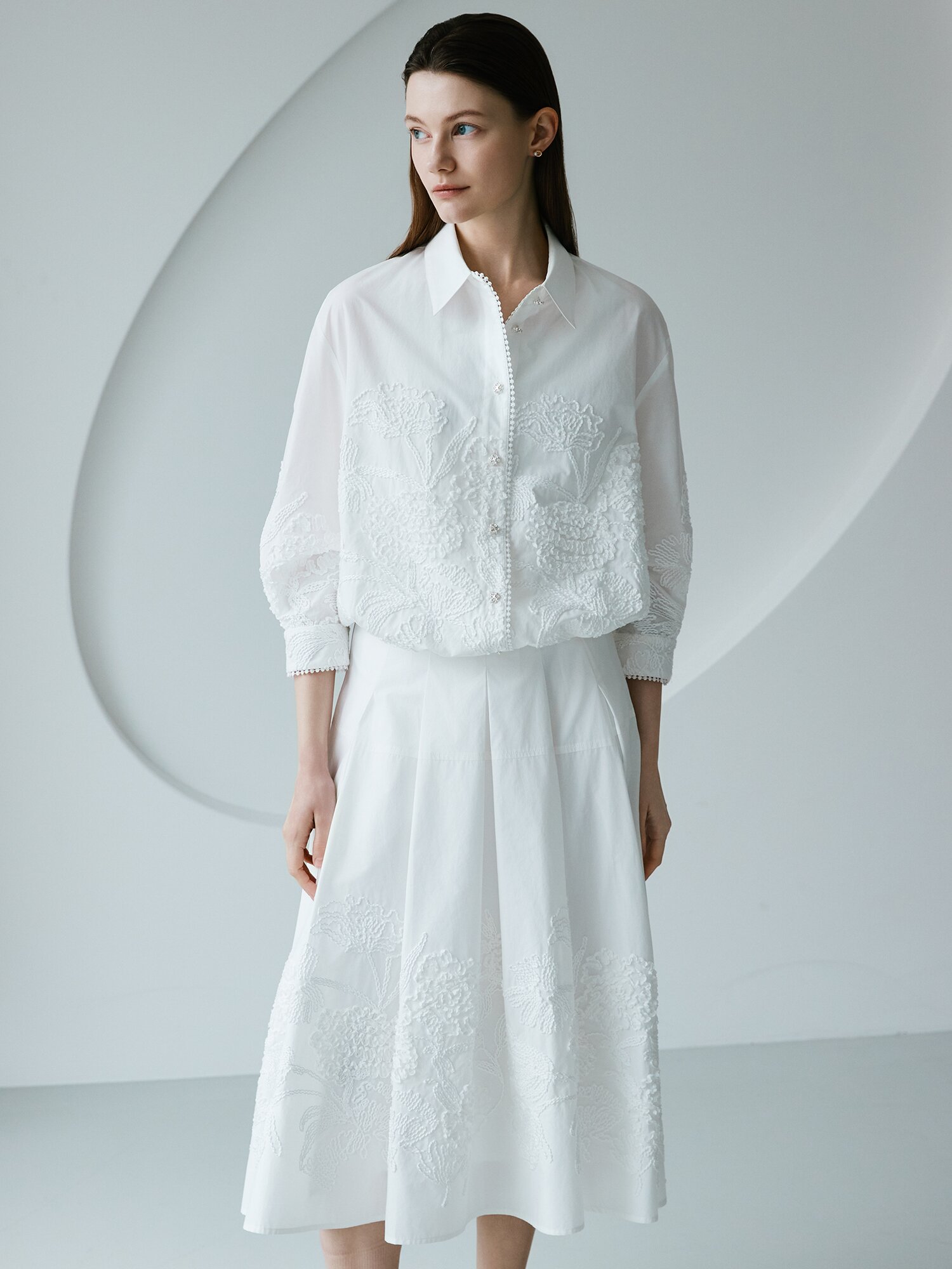 코튼 플라워 텍스쳐 플레어 스커트 (WHITE)