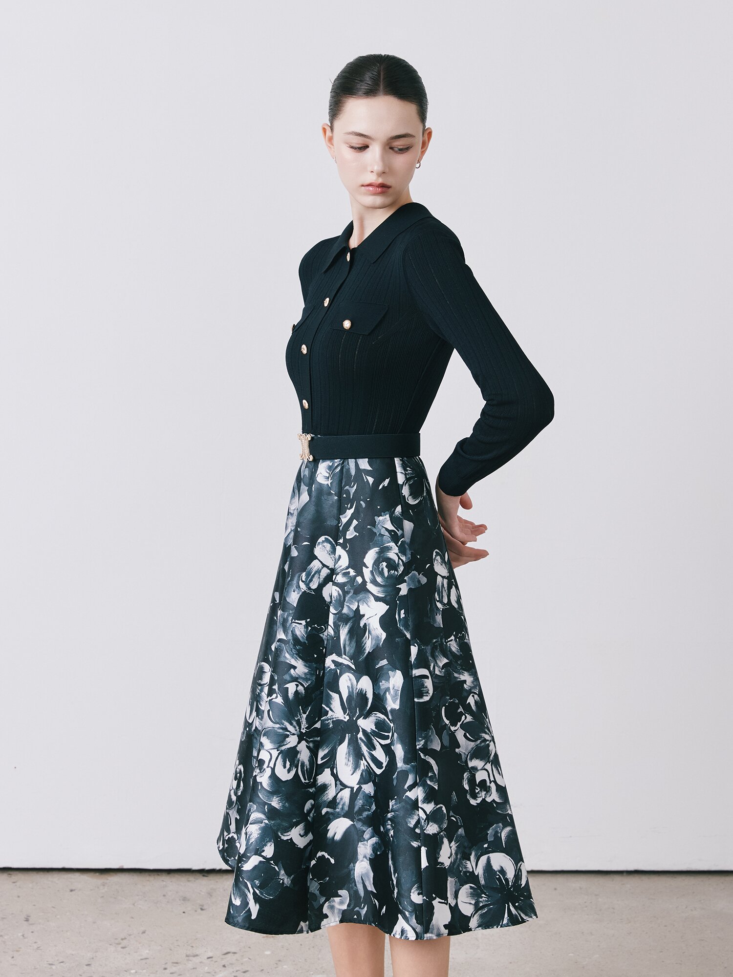 플로럴 배색 플레어 니트 원피스 (BLACK)