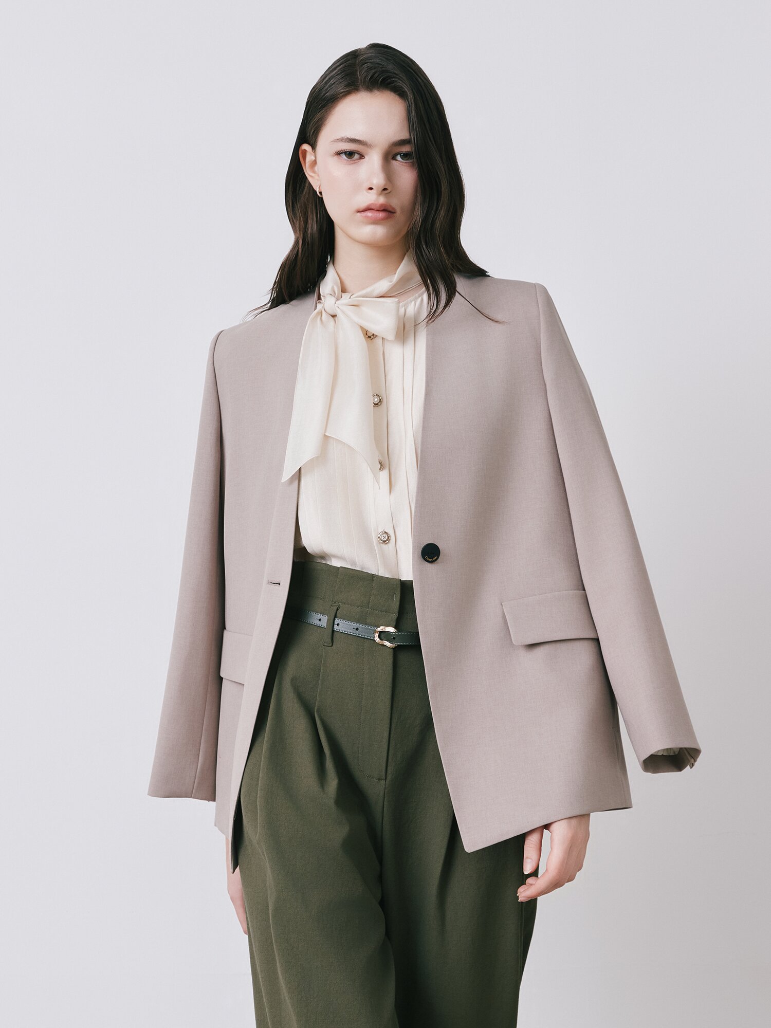 루즈핏 원버튼 브이넥 재킷 (LIGHT BEIGE)