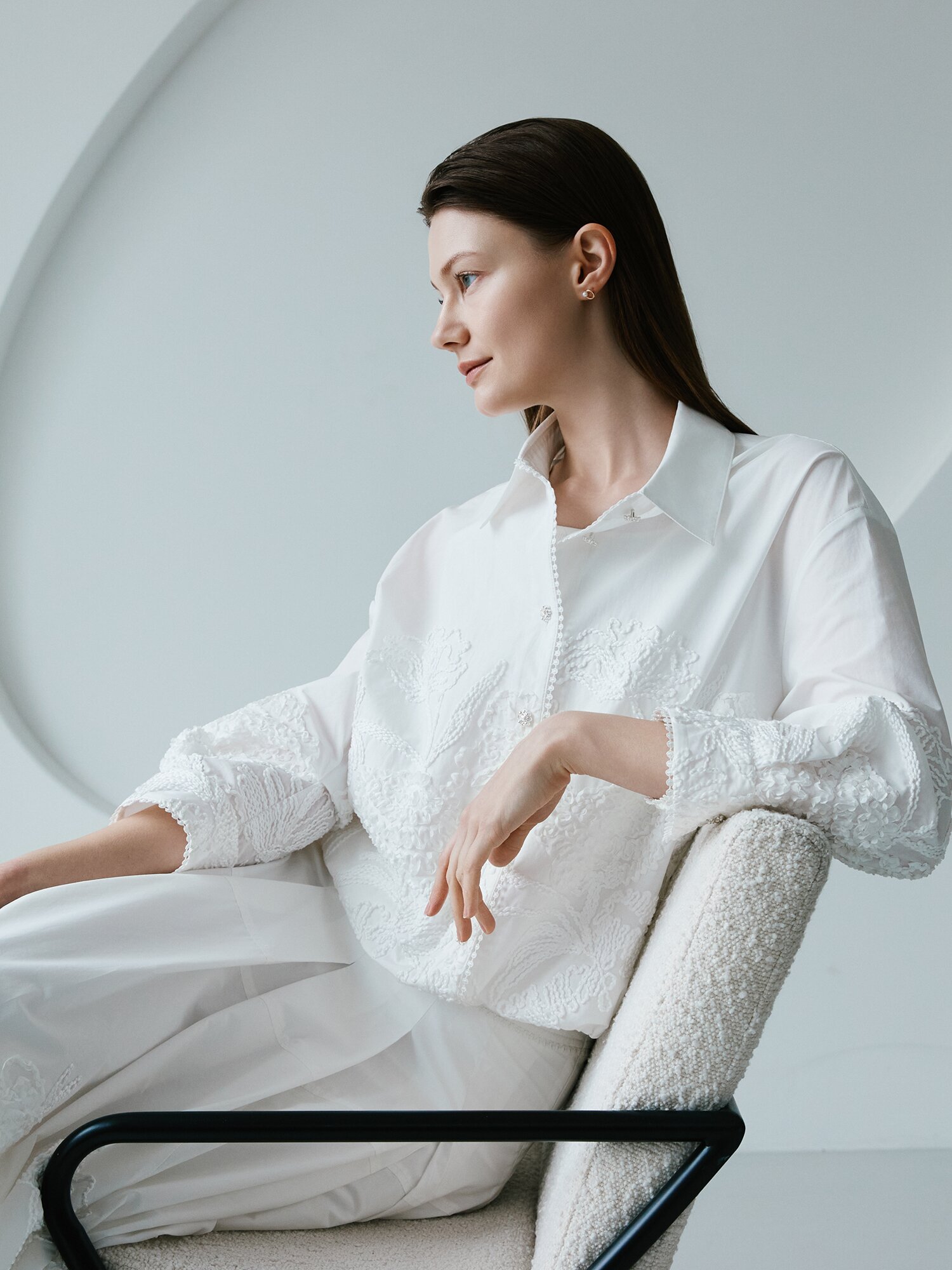 코튼 플라워 텍스쳐 블라우스 (WHITE)