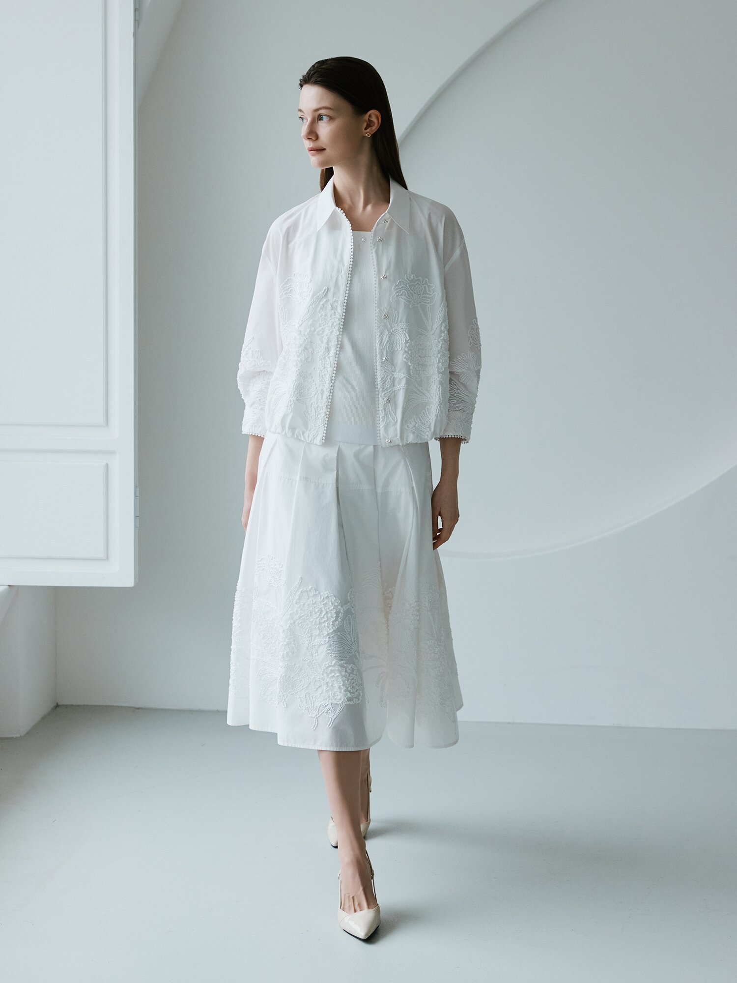 코튼 플라워 텍스쳐 블라우스 (WHITE)