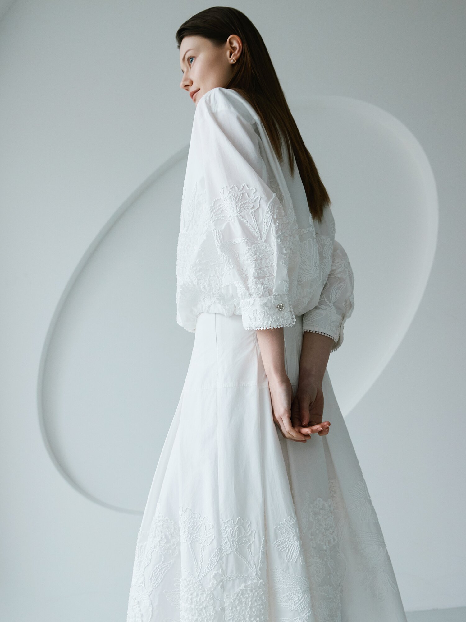 코튼 플라워 텍스쳐 블라우스 (WHITE)