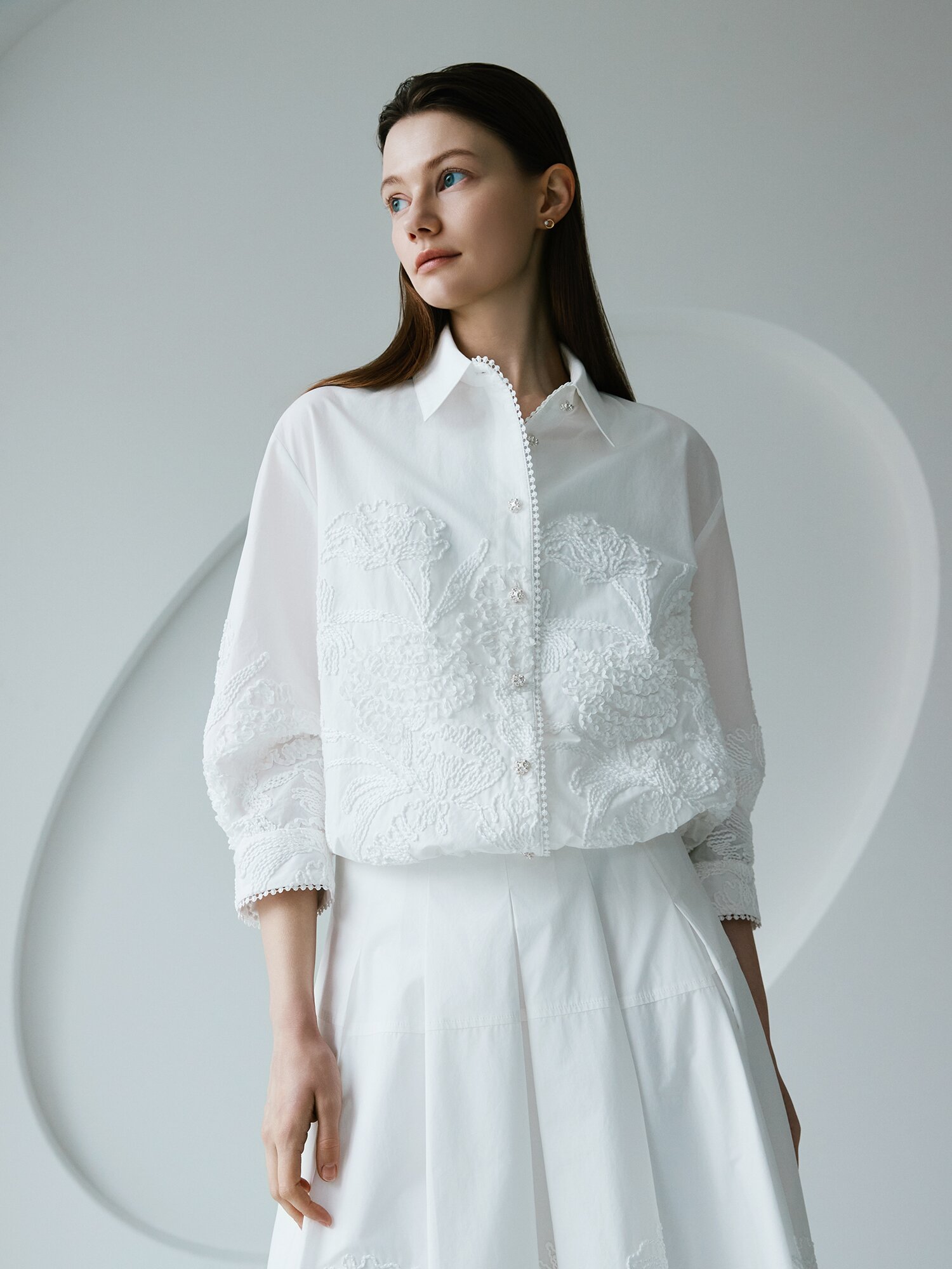 코튼 플라워 텍스쳐 블라우스 (WHITE)