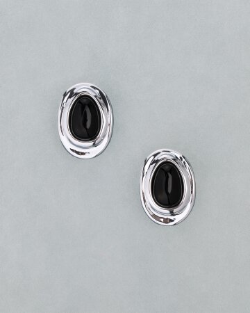 Noir Oval Frame Earrings
누아르 오벌 프레임 이어링