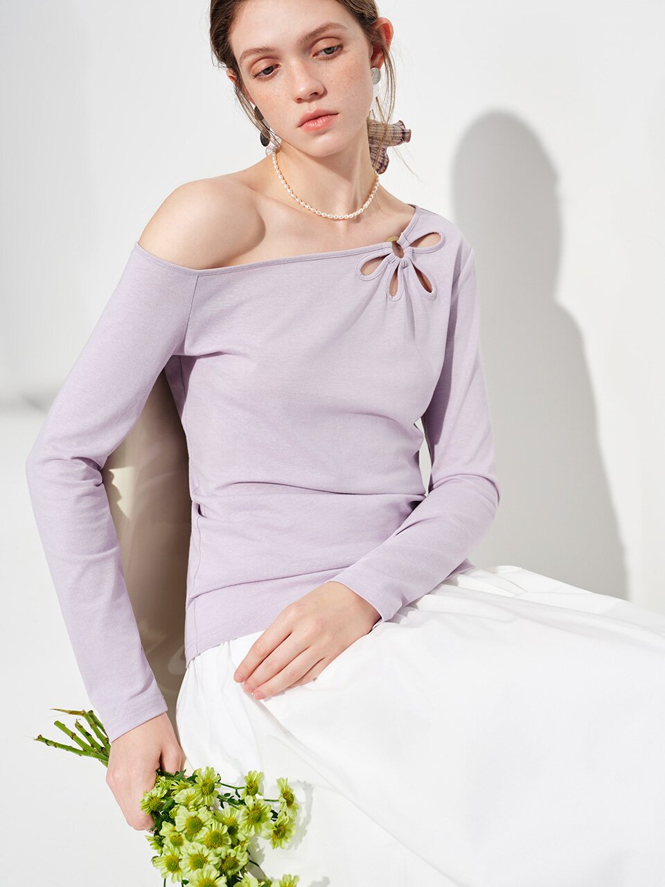 WD_Sweet off-shoulder blouse_2color