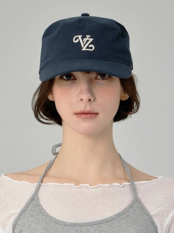 리프 VZ 모노그램 트윌 필박스 캡 네이비