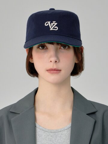 리프 체인 VZ 모노그램 필박스 캡 네이비