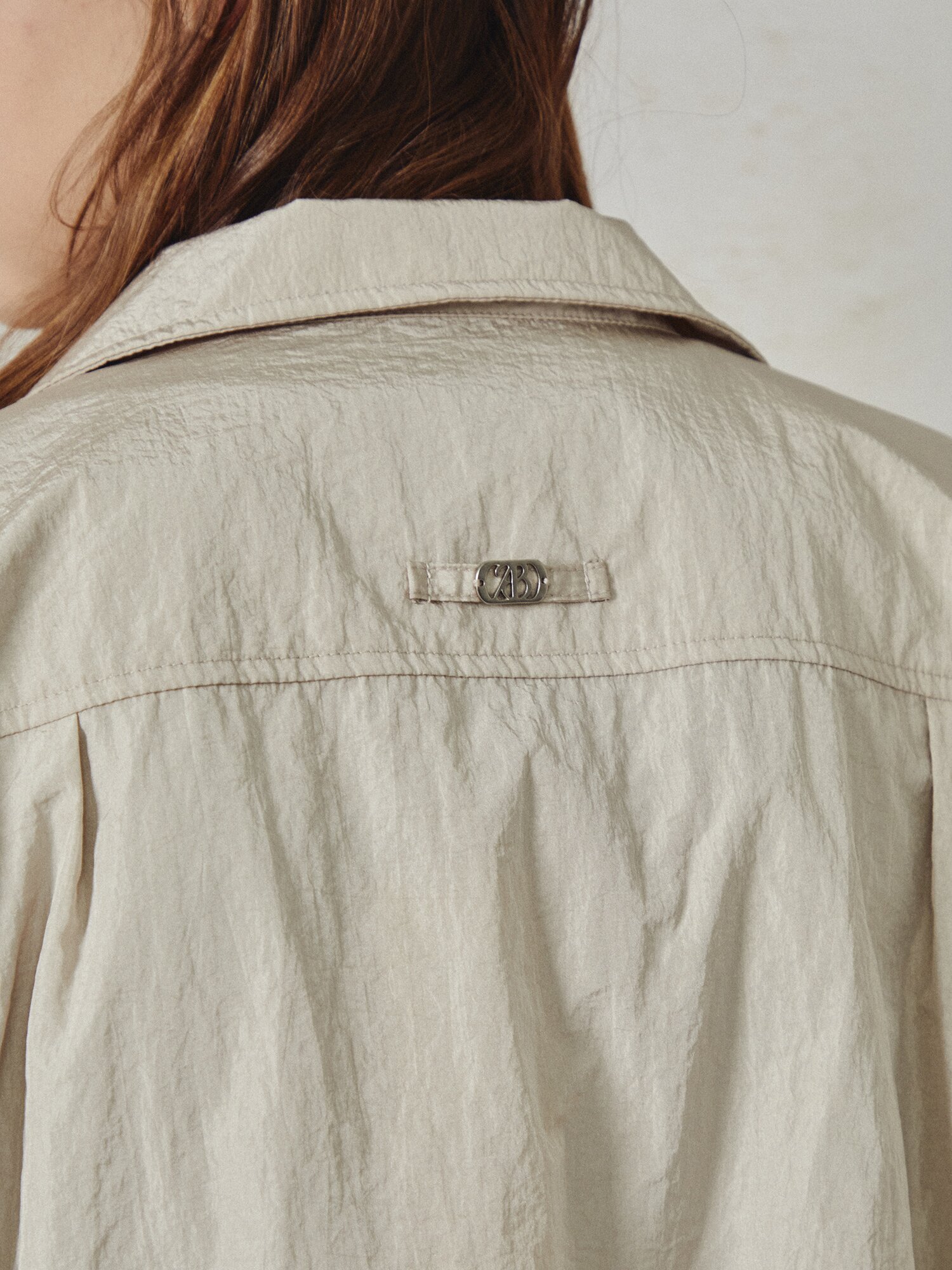 나일론 하이넥 크롭 점퍼 (LIGHT BEIGE)