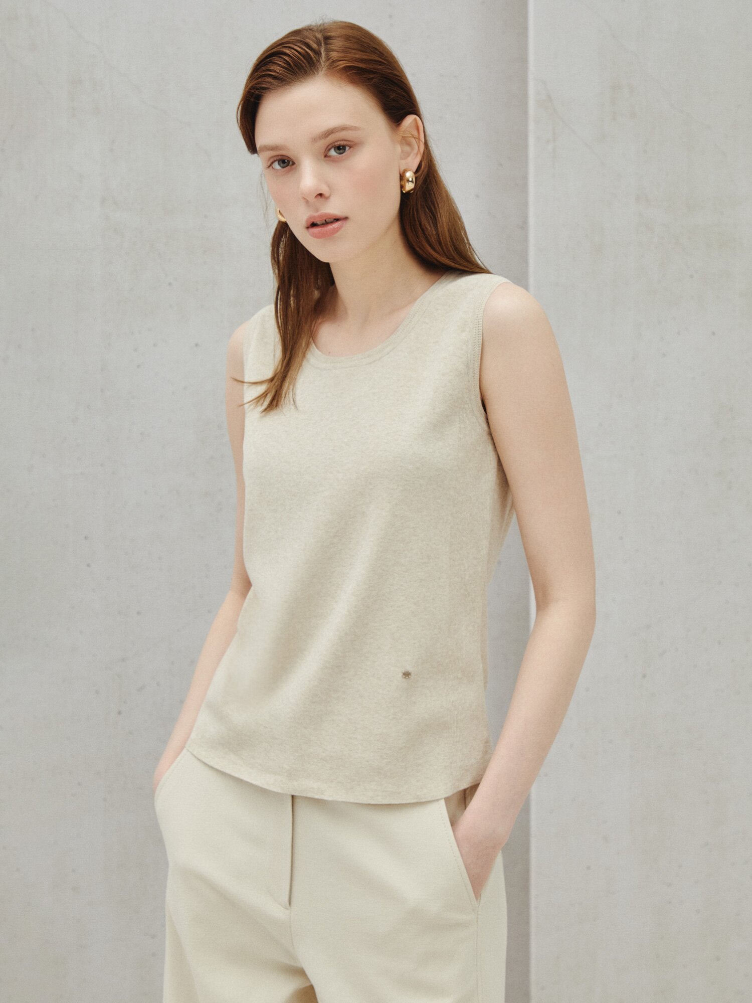 소프트 슬리브리스 니트 풀오버 (MELANGE BEIGE)