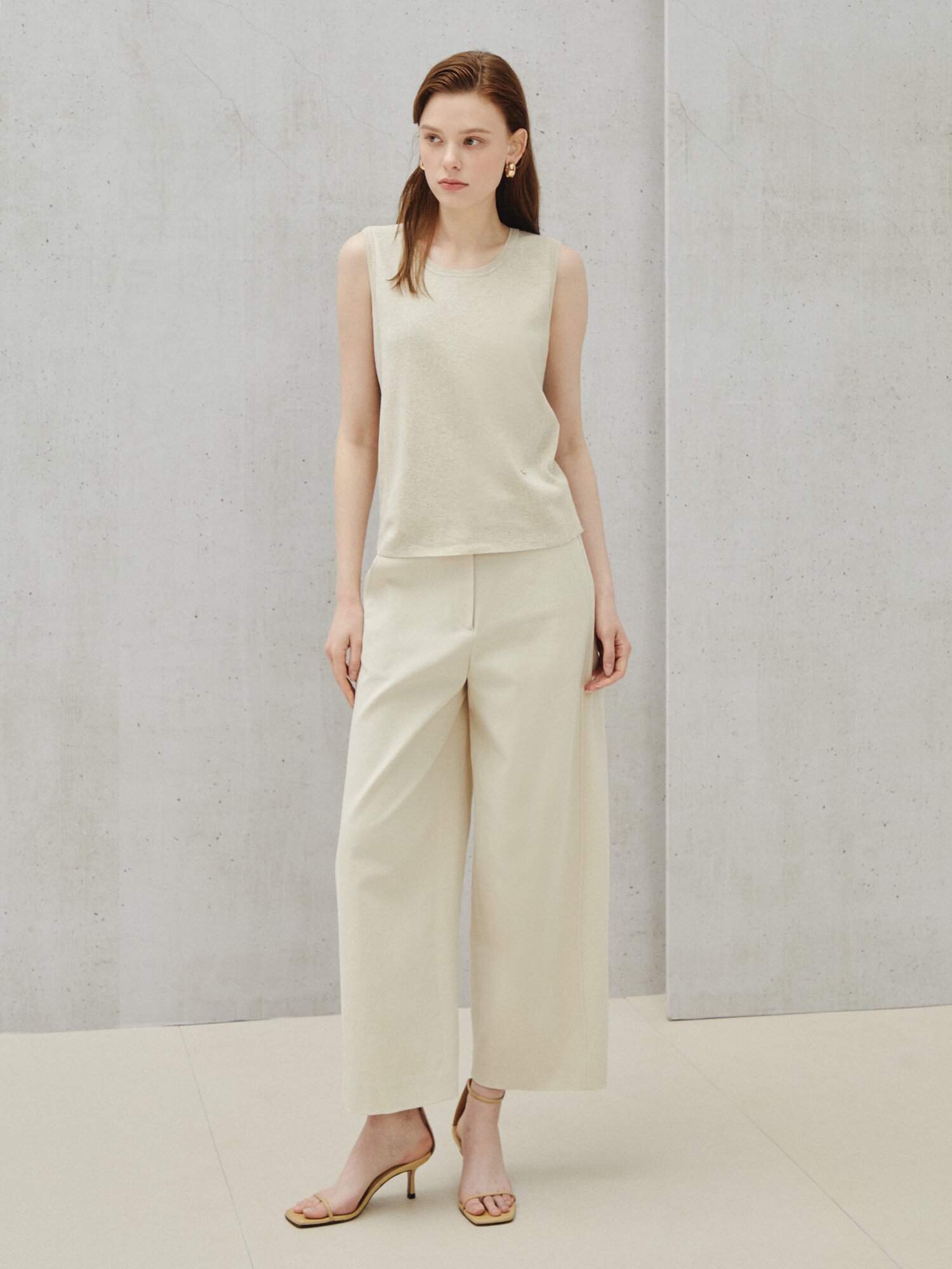 소프트 슬리브리스 니트 풀오버 (MELANGE BEIGE)