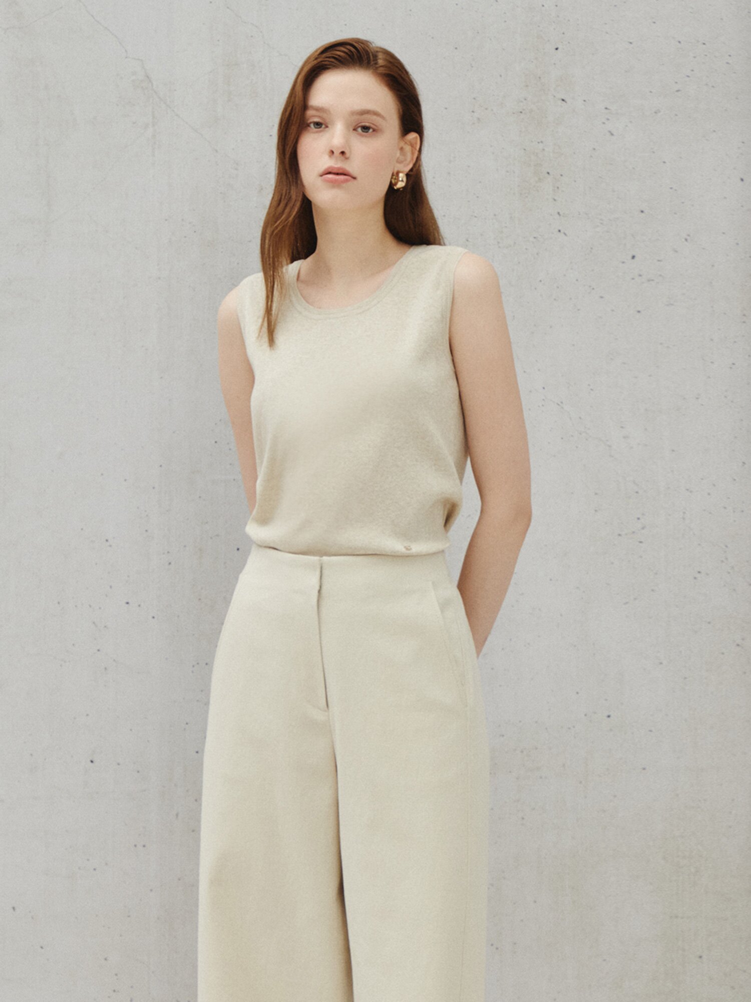 소프트 슬리브리스 니트 풀오버 (MELANGE BEIGE)