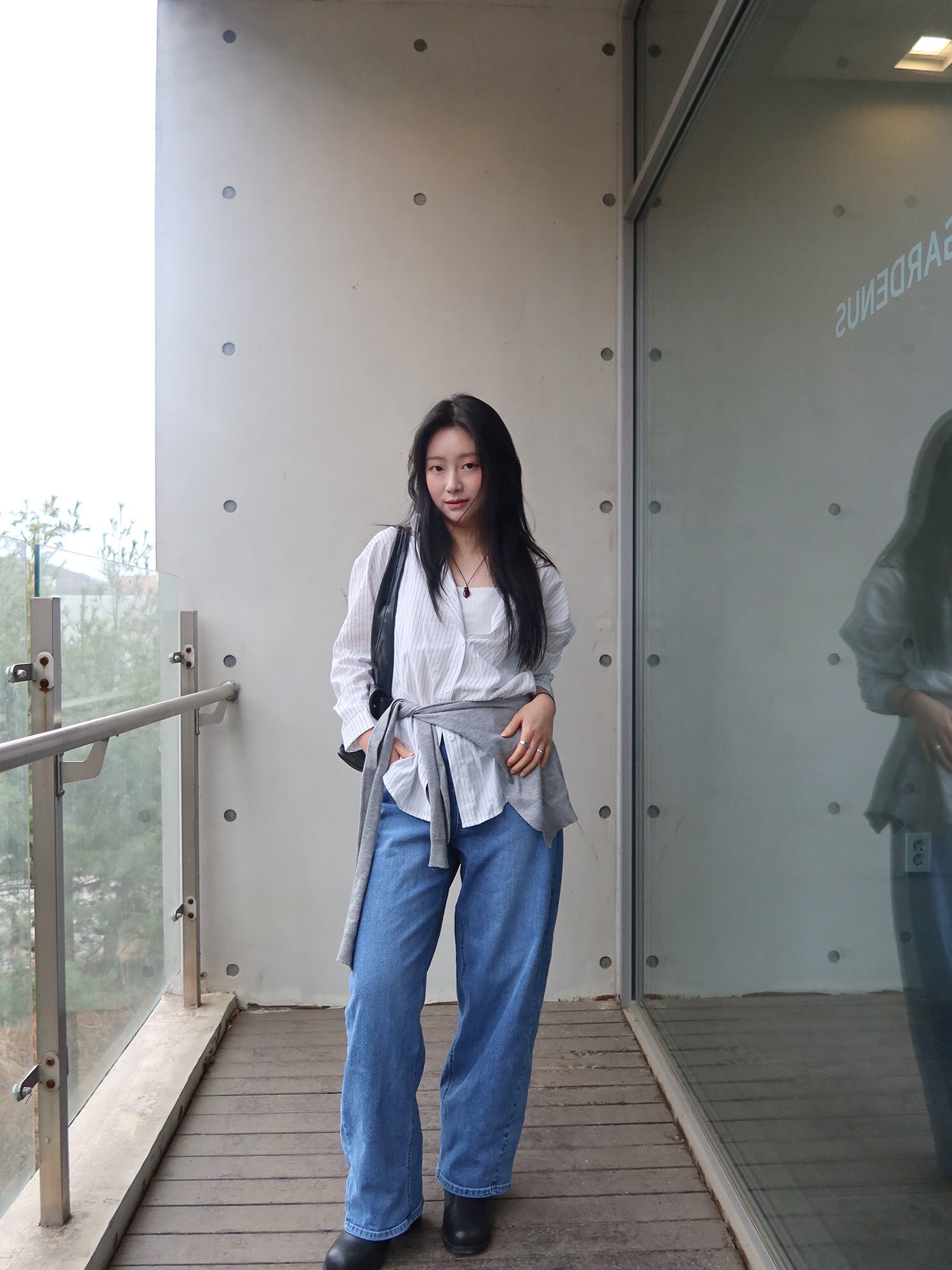 투 버튼 커브드 데님팬츠 (BLUE)