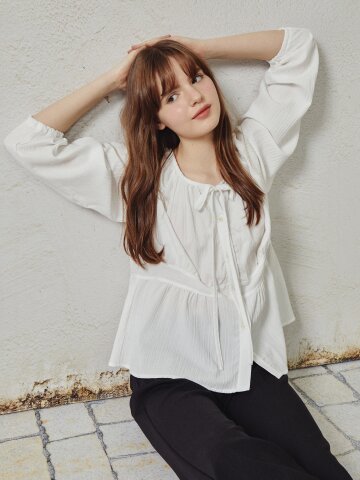 스트링 셔링 라운드넥 블라우스 