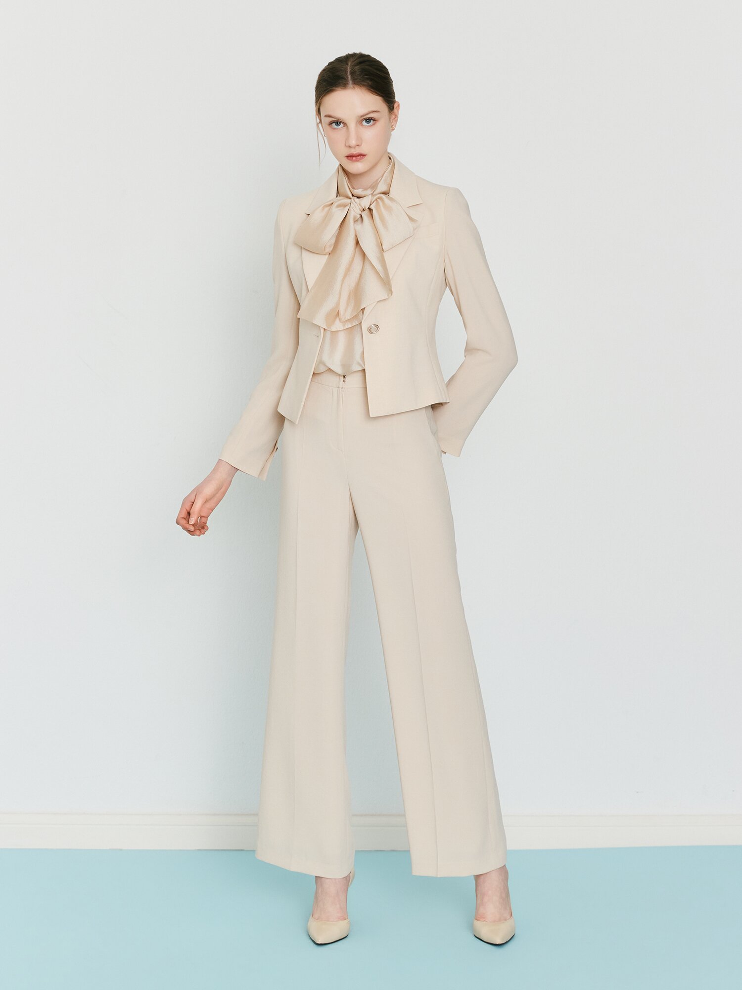 메탈 장식 와이드 일자핏 팬츠 (LIGHT BEIGE)