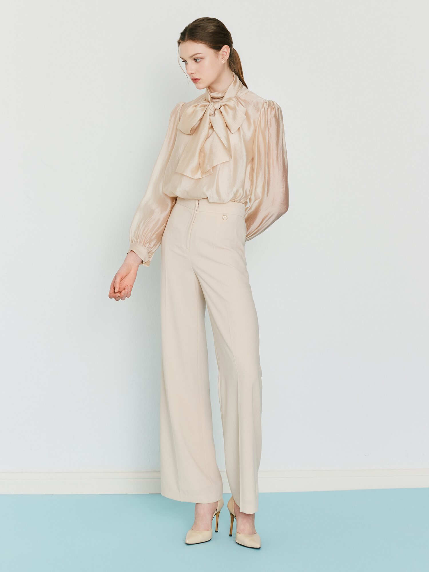 메탈 장식 와이드 일자핏 팬츠 (LIGHT BEIGE)