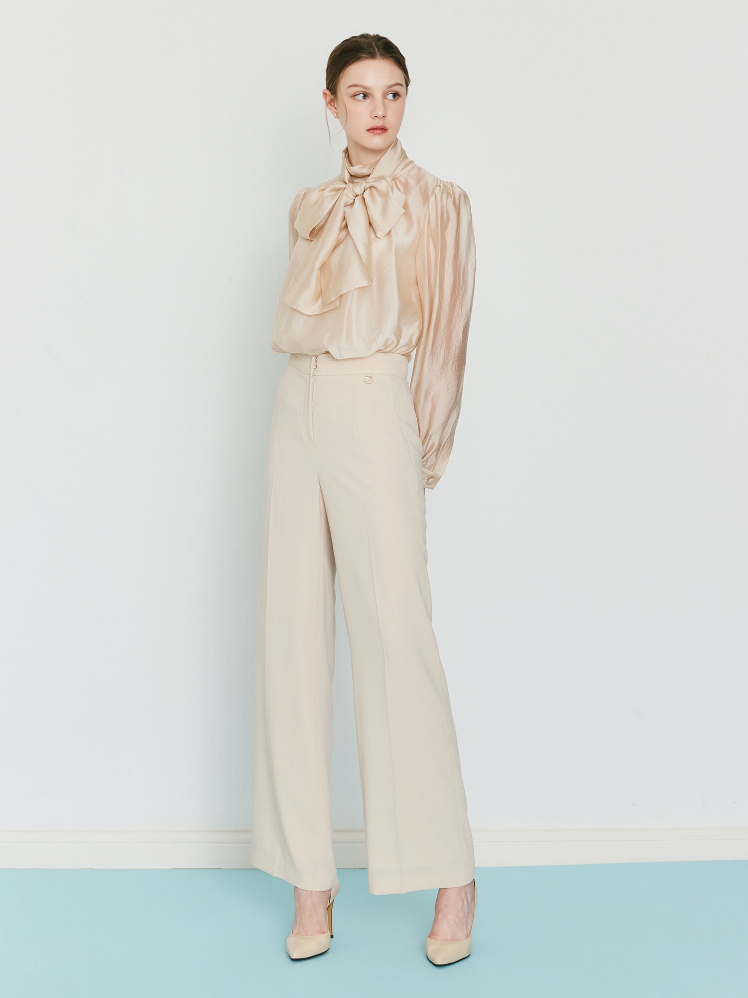 메탈 장식 와이드 일자핏 팬츠 (LIGHT BEIGE)