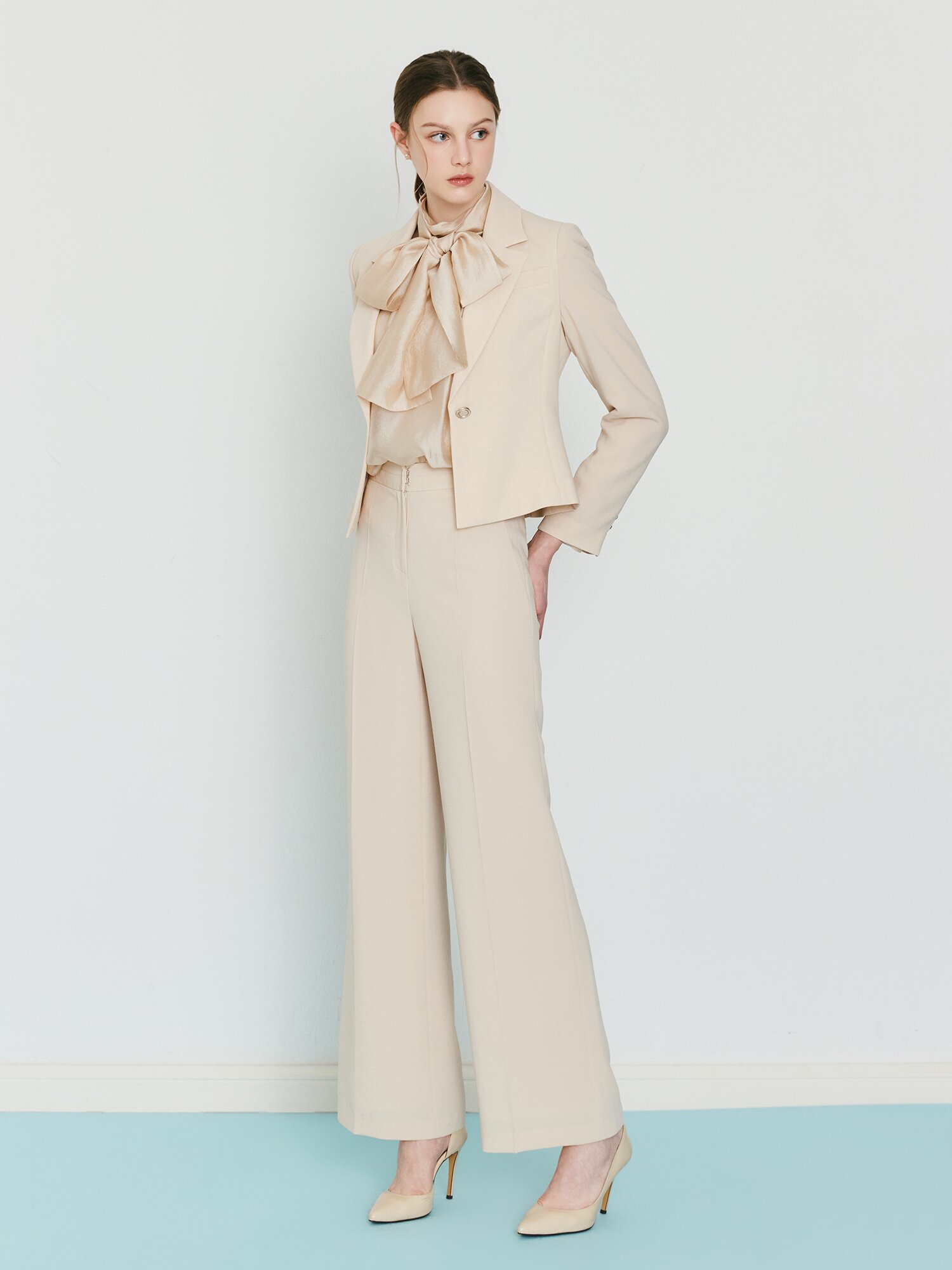 메탈 장식 와이드 일자핏 팬츠 (LIGHT BEIGE)