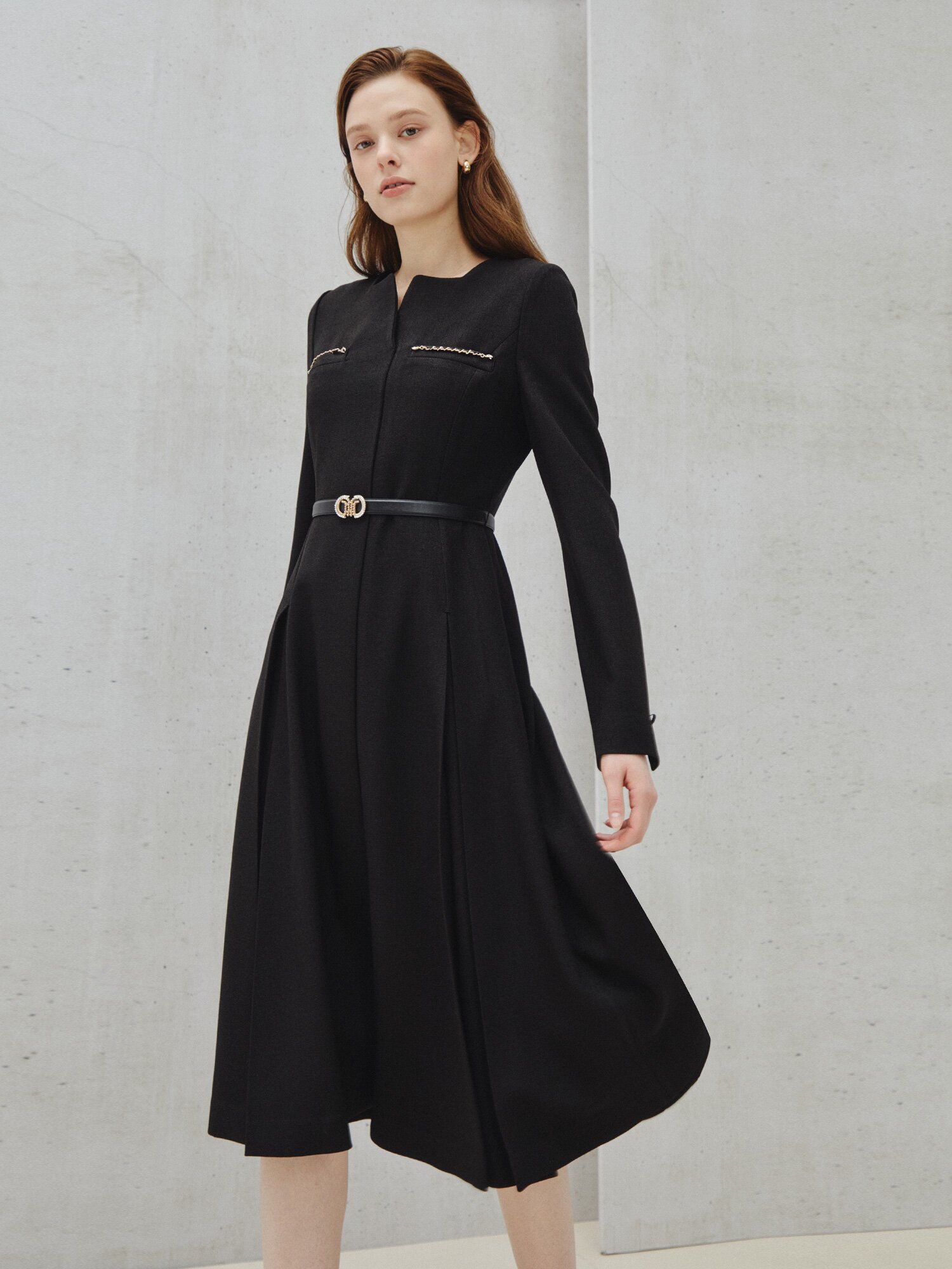 골드 체인 포인트 플레어 원피스 (BLACK)