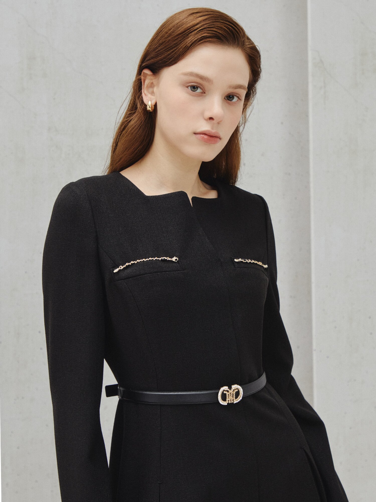 골드 체인 포인트 플레어 원피스 (BLACK)