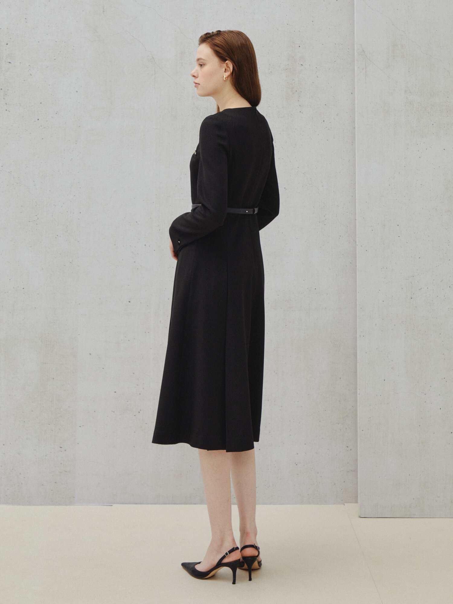 골드 체인 포인트 플레어 원피스 (BLACK)