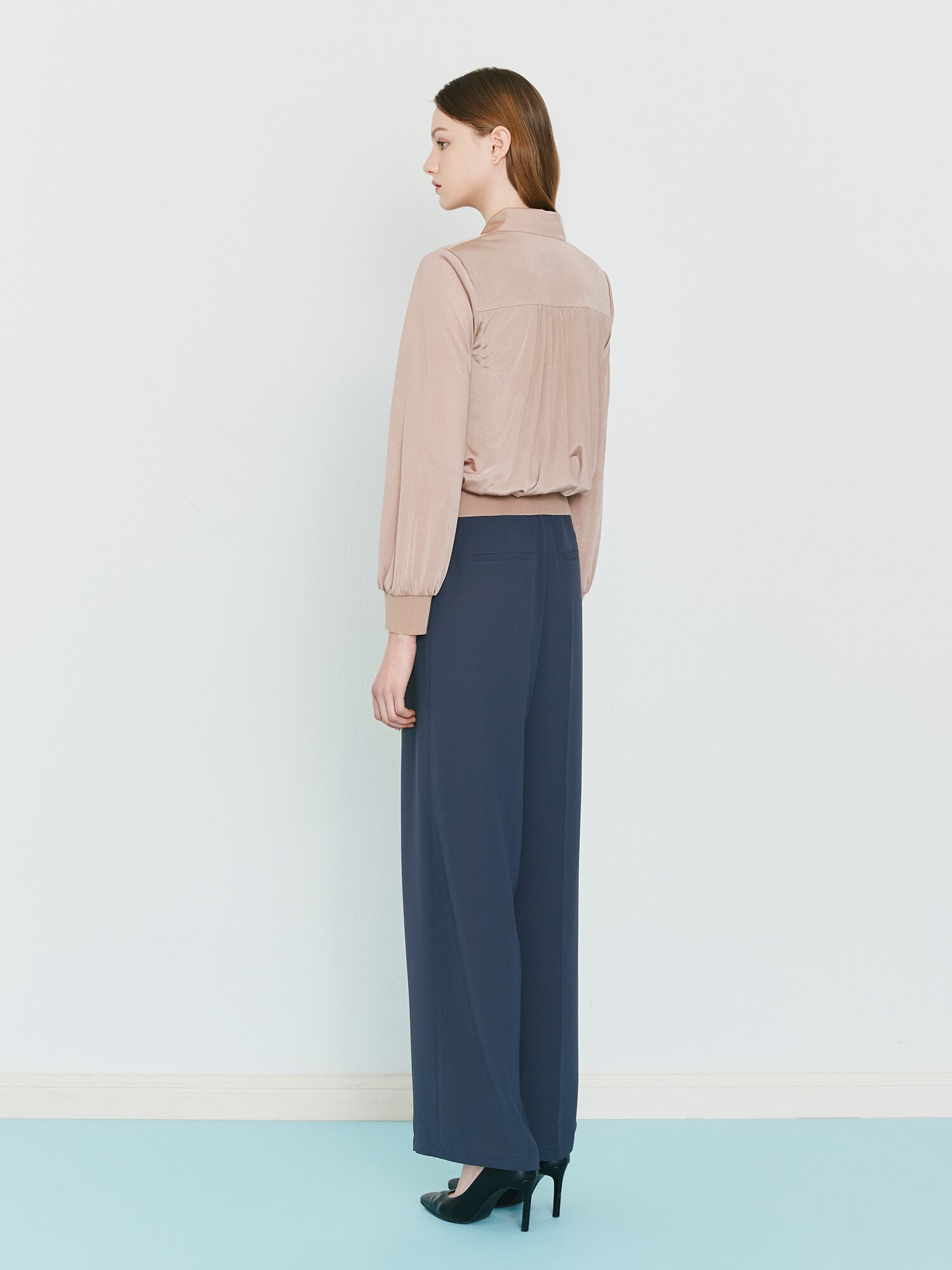 테일러드 칼라 블루종 블라우스 (BEIGE)