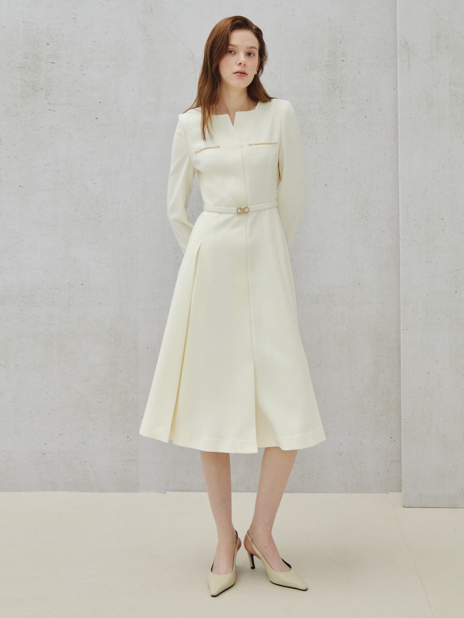 골드 체인 포인트 플레어 원피스 (IVORY)