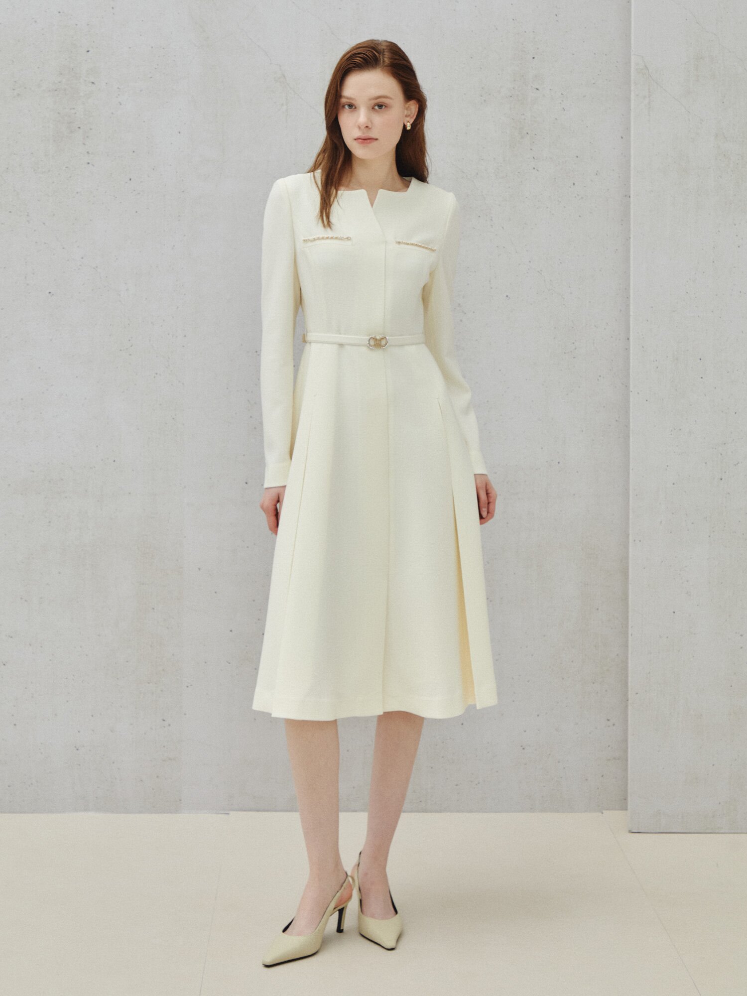 골드 체인 포인트 플레어 원피스 (IVORY)