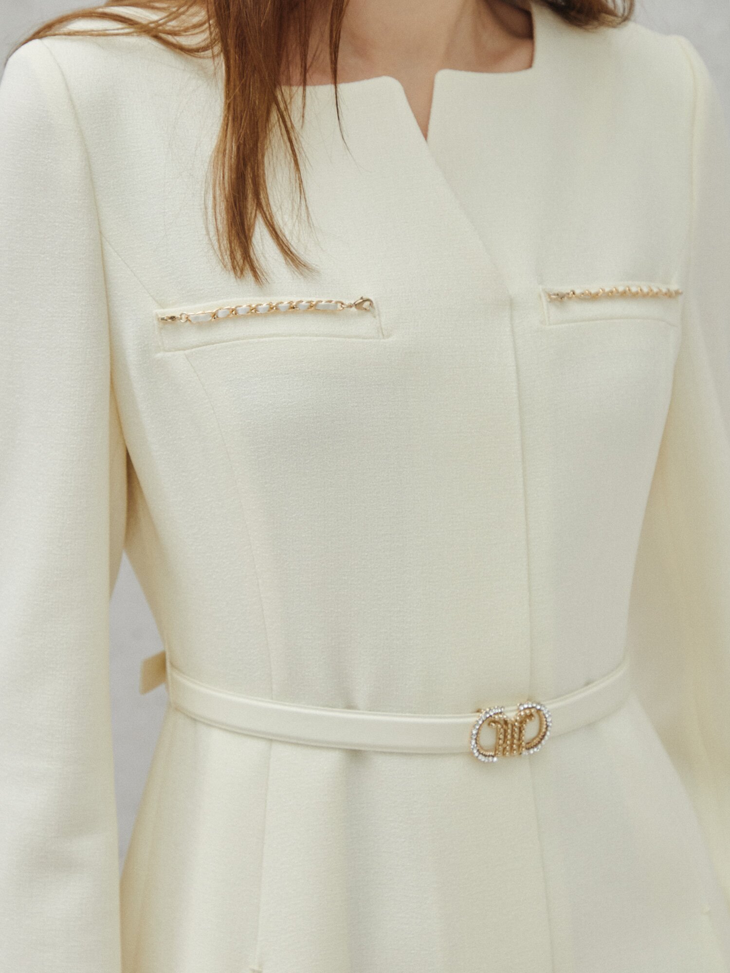 골드 체인 포인트 플레어 원피스 (IVORY)