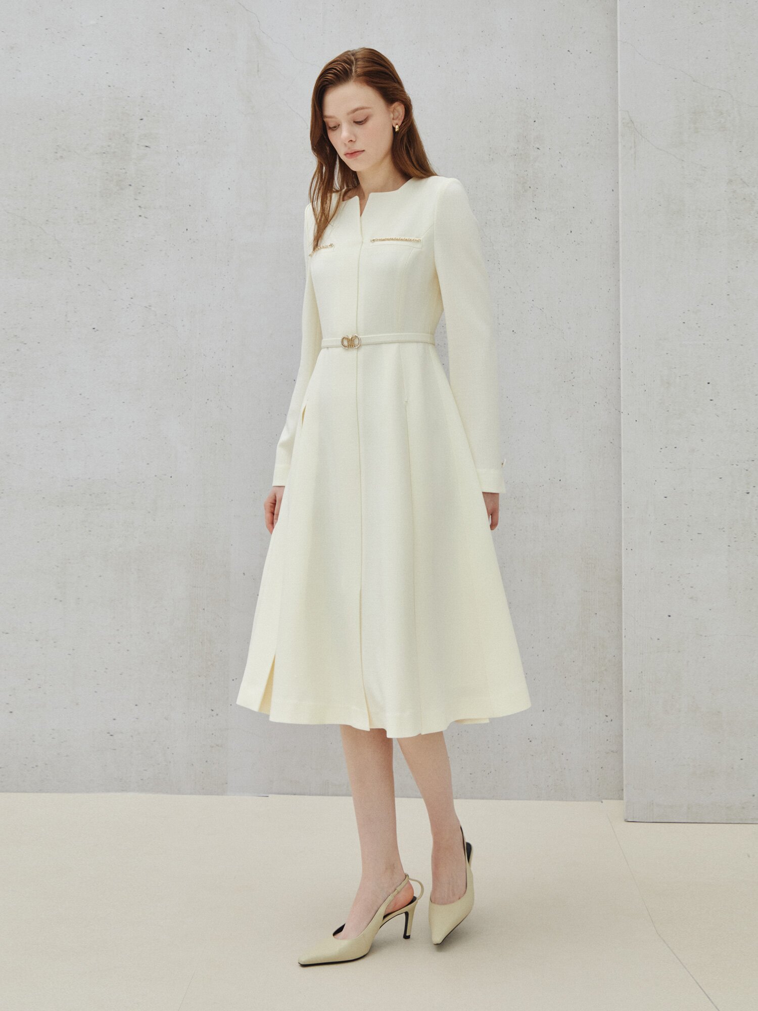 골드 체인 포인트 플레어 원피스 (IVORY)