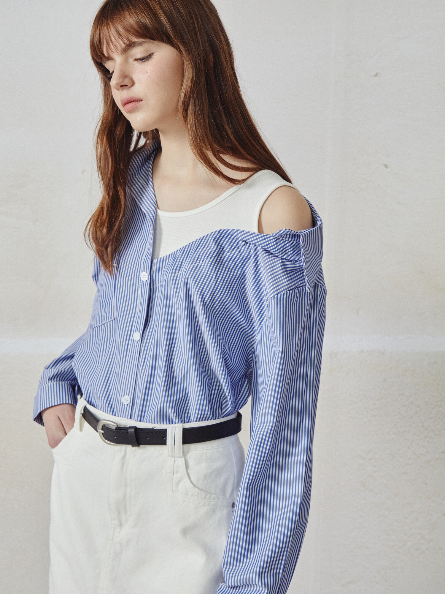 언밸런스 숄더 셔츠 블라우스 (STRIPE BLUE)
