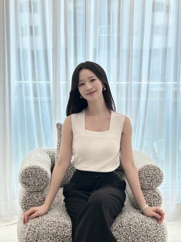 슬리브리스 스퀘어넥 풀오버 니트 